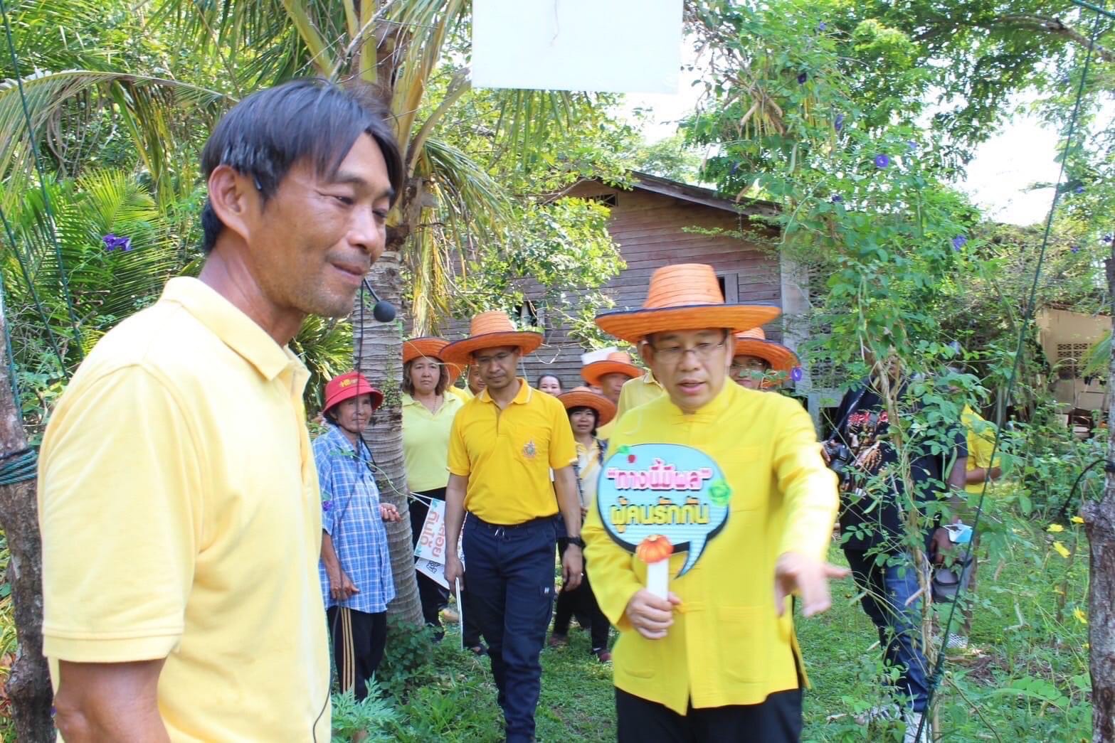 พช.จันทบุรี จัดกิจกรรมขยายผลการพัฒนาพื้นที่ต้นแบบการพัฒนาคุณภาพชีวิตตามหลักทฤษฎีใหม่ ประยุกต์สู่ “โคก หนอง นา” เฉลิมพระเกียรติพระบาทสมเด็จพระเจ้าอยู่หัว ณ อำเภอขลุง