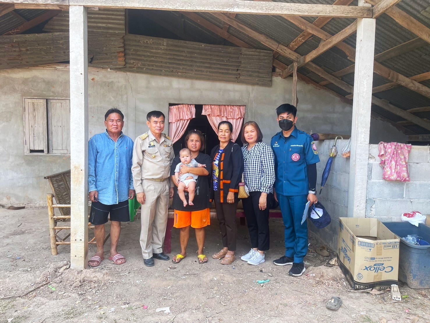 กรมการพัฒนาชุมชน ร่วมกับ มูลนิธิป่อเต็กตึ้ง ลงพื้นที่จัดเก็บข้อมูลครัวเรือนยากจนเป้าหมายสนับสนุนวัสดุอุปกรณ์ประกอบอาชีพ จังหวัดนครพนม