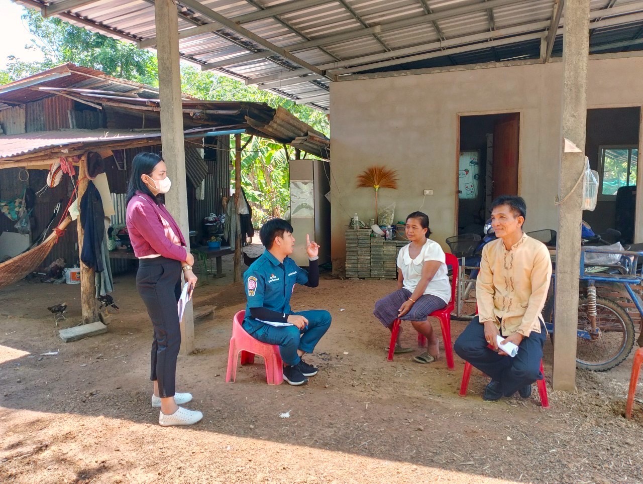 กรมการพัฒนาชุมชน ร่วมกับ มูลนิธิป่อเต็กตึ้ง ลงพื้นที่จัดเก็บข้อมูลครัวเรือนยากจนเป้าหมายสนับสนุนวัสดุอุปกรณ์ประกอบอาชีพ จังหวัดบึงกาฬ