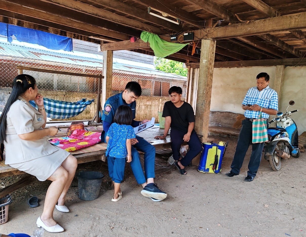 กรมการพัฒนาชุมชน ร่วมกับ มูลนิธิป่อเต็กตึ้ง ลงพื้นที่จัดเก็บข้อมูลครัวเรือนยากจนเป้าหมายสนับสนุนวัสดุอุปกรณ์ประกอบอาชีพ จังหวัดบึงกาฬ