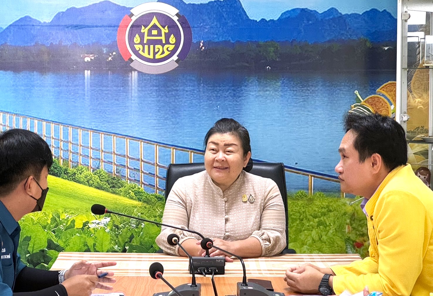 กรมการพัฒนาชุมชน ร่วมกับ มูลนิธิป่อเต็กตึ้ง ลงพื้นที่จัดเก็บข้อมูลครัวเรือนยากจนเป้าหมายสนับสนุนวัสดุอุปกรณ์ประกอบอาชีพ จังหวัดนครพนม