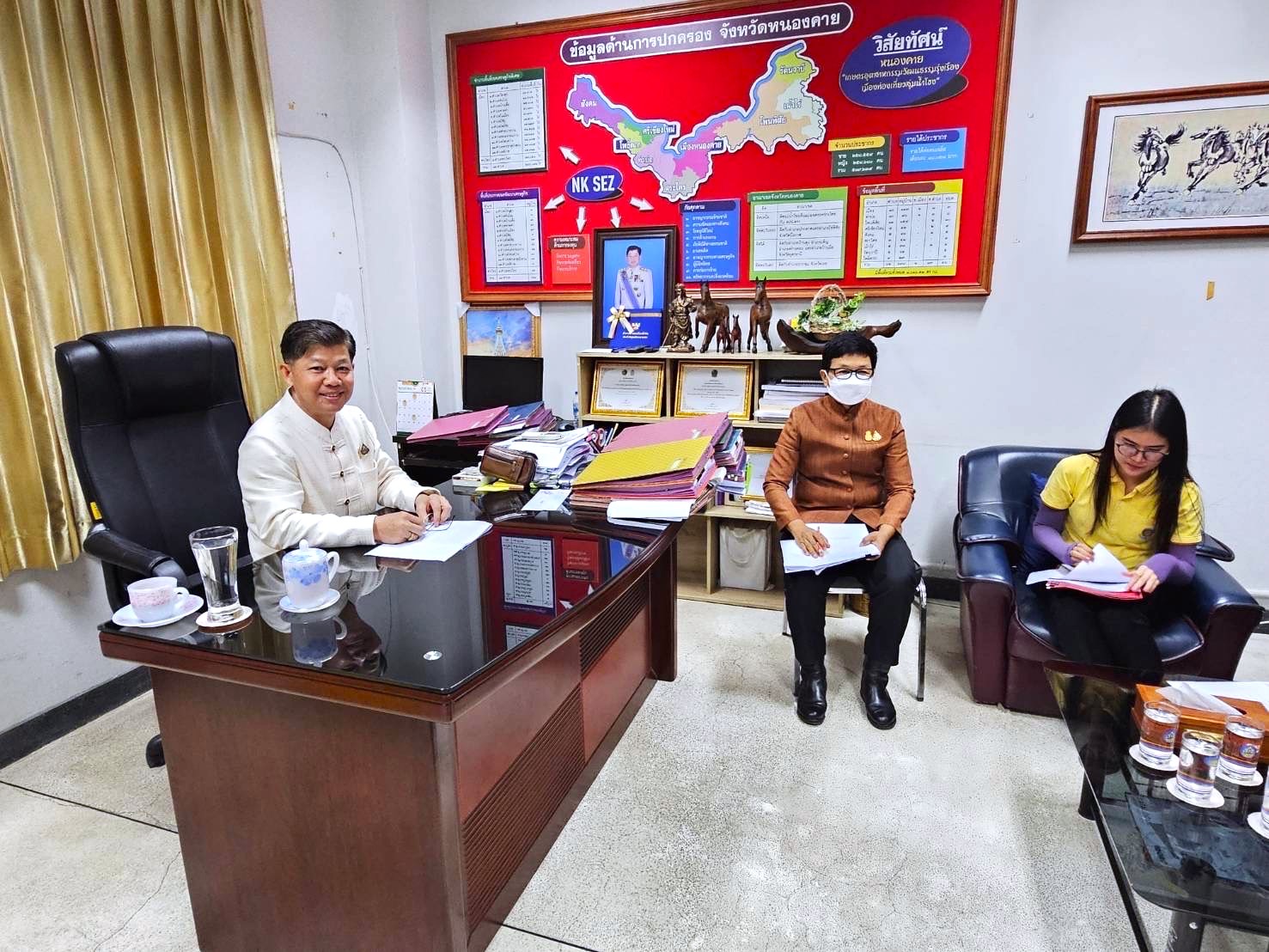 กรมการพัฒนาชุมชน ร่วมกับ มูลนิธิป่อเต็กตึ้ง ลงพื้นที่จัดเก็บข้อมูลครัวเรือนยากจนเป้าหมายสนับสนุนวัสดุอุปกรณ์ประกอบอาชีพ จังหวัดหนองคาย