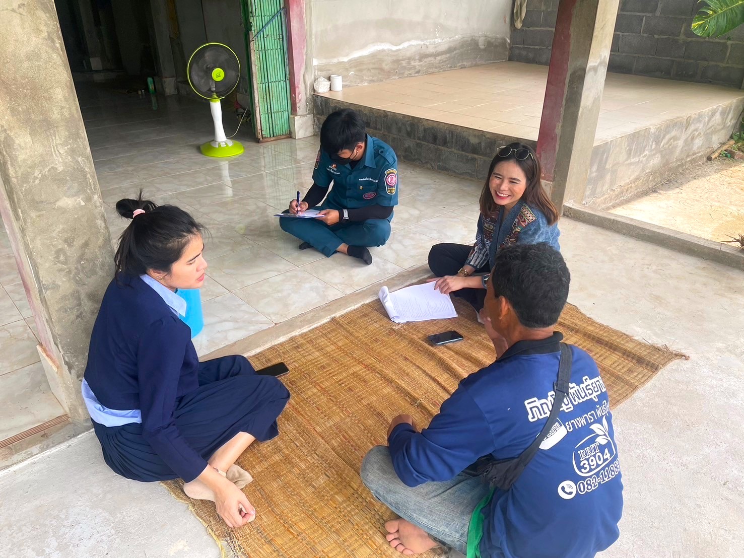 กรมการพัฒนาชุมชน ร่วมกับ มูลนิธิป่อเต็กตึ้ง ลงพื้นที่จัดเก็บข้อมูลครัวเรือนยากจนเป้าหมายสนับสนุนวัสดุอุปกรณ์ประกอบอาชีพ จังหวัดหนองคาย