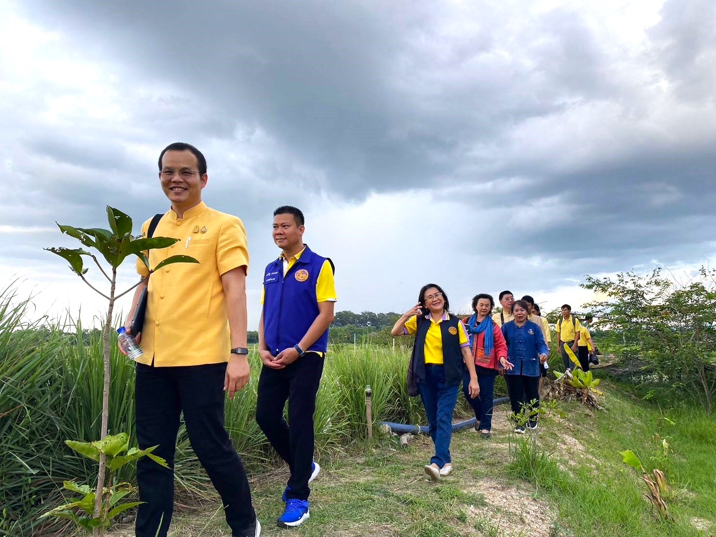 ตรวจเยี่ยม ติดตามผลการดำเนินงานโคก หนอง นา อารยเกษตร เฉลิมพระเกียรติพระบาทสมเด็จพระเจ้าอยู่หัว เนื่องในโอกาสพระราชพิธีมหามงคลเฉลิมพระชนมพรรษา 6 รอบ 28 กรกฎาคม 2567 จังหวัดลำปาง