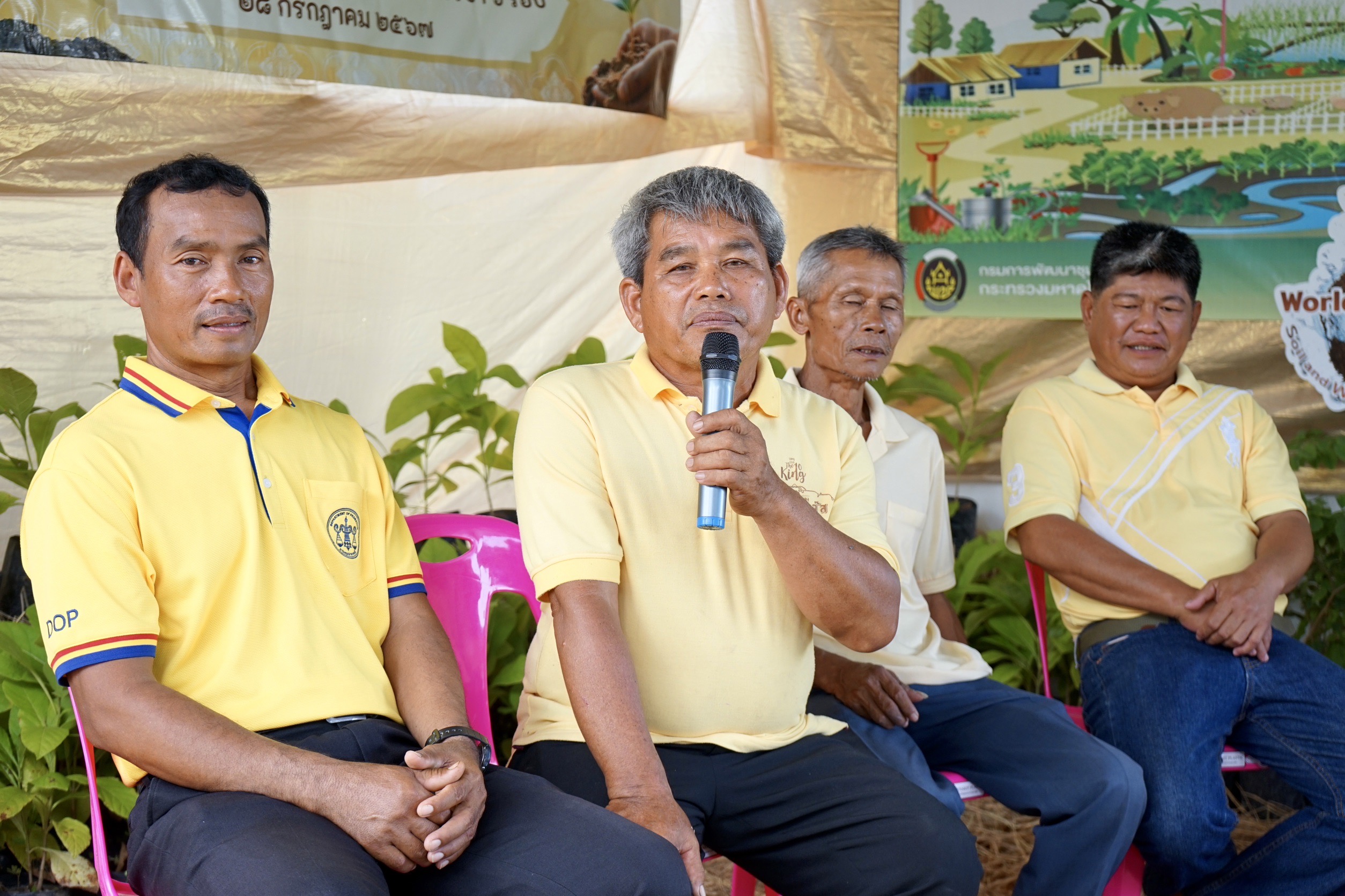 หัวหน้าผู้ตรวจราชการกรม เป็นประธานโครงการขยายผลการพัฒนาพื้นที่ต้นแบบการพัฒนาคุณภาพชีวิตตามหลักทฤษฎีใหม่ ประยุกต์สู่ “โคก หนอง นา“ เฉลิมพระเกียรติ พระบาทสมเด็จพระเจ้าอยู่หัว กิจกรรม ”เอามื้อสามัคคี ทำความดี ถวายเป็นพระราชกุศล“ ณ จังหวัดเพชรบุรี