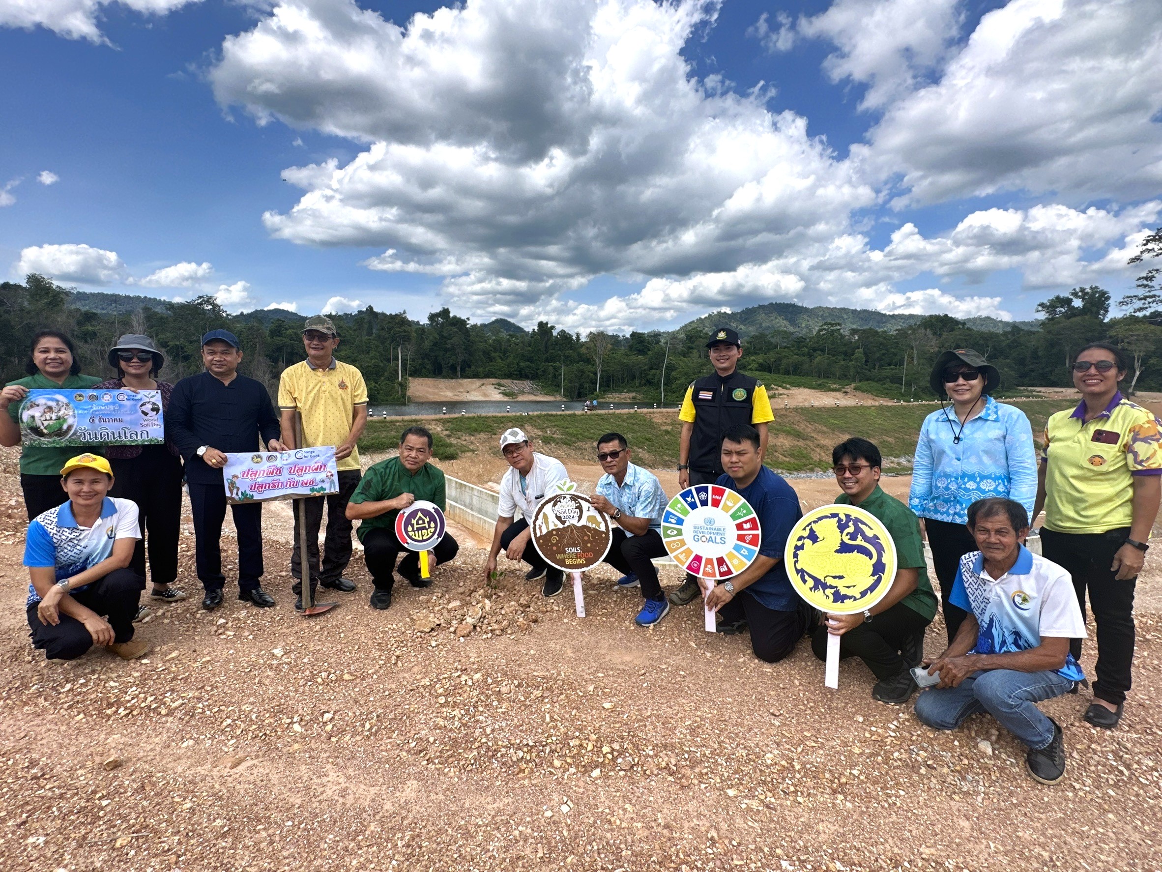 พช. โดยสำนักเสริมสร้างความเข้มแข็งชุมชน ลงพื้นที่เพื่อติดตามผลดำเนินงาน สนับสนุนการพัฒนาหมู่บ้านคนรักษ์ช้าง