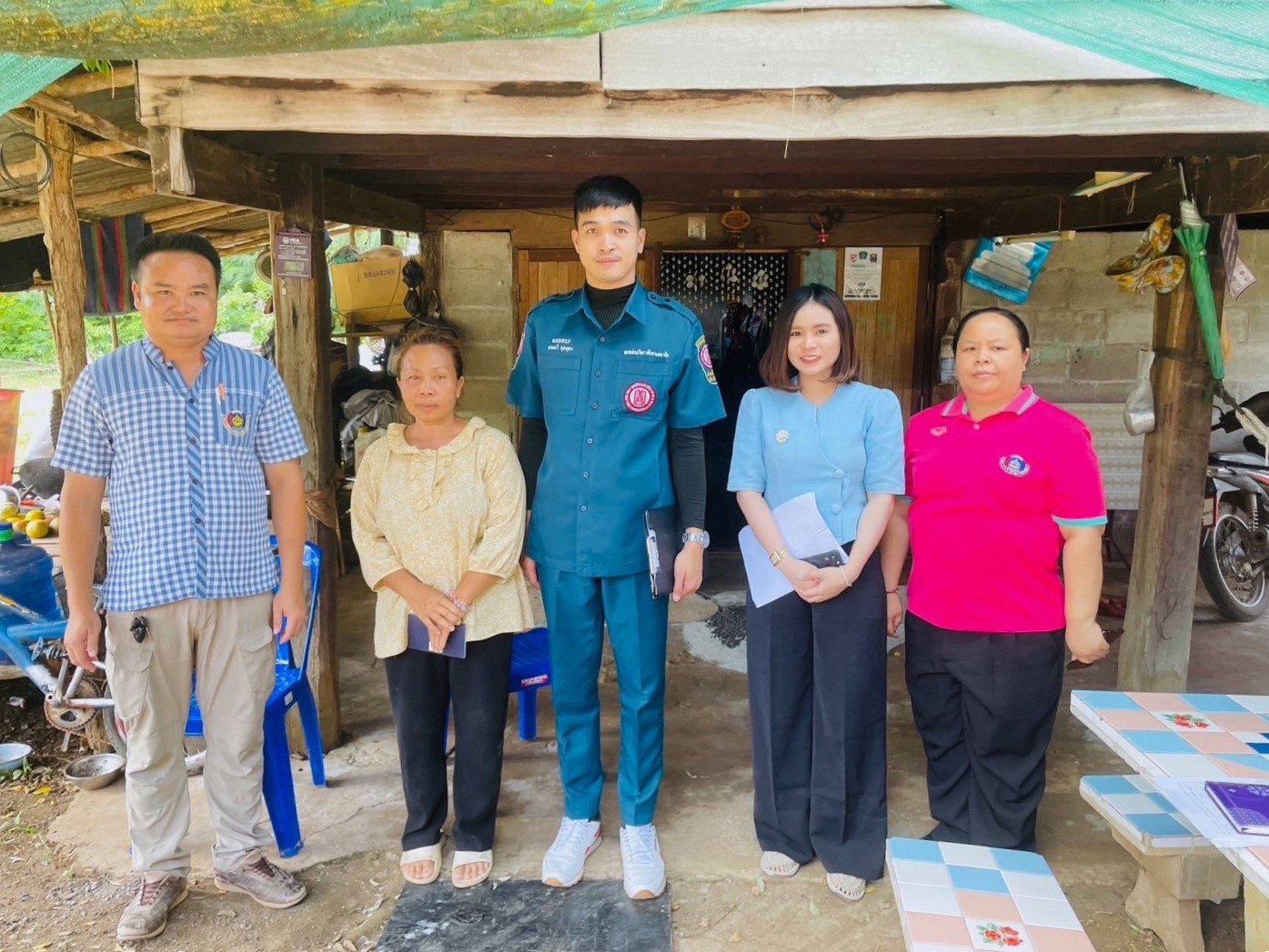 🤝กรมการพัฒนาชุมชน ร่วมกับ มูลนิธิป่อเต็กตึ้ง ลงพื้นที่จัดเก็บข้อมูลครัวเรือนยากจนเป้าหมายสนับสนุนวัสดุอุปกรณ์ประกอบอาชีพ จังหวัดหนองบัวลำภู 🤝