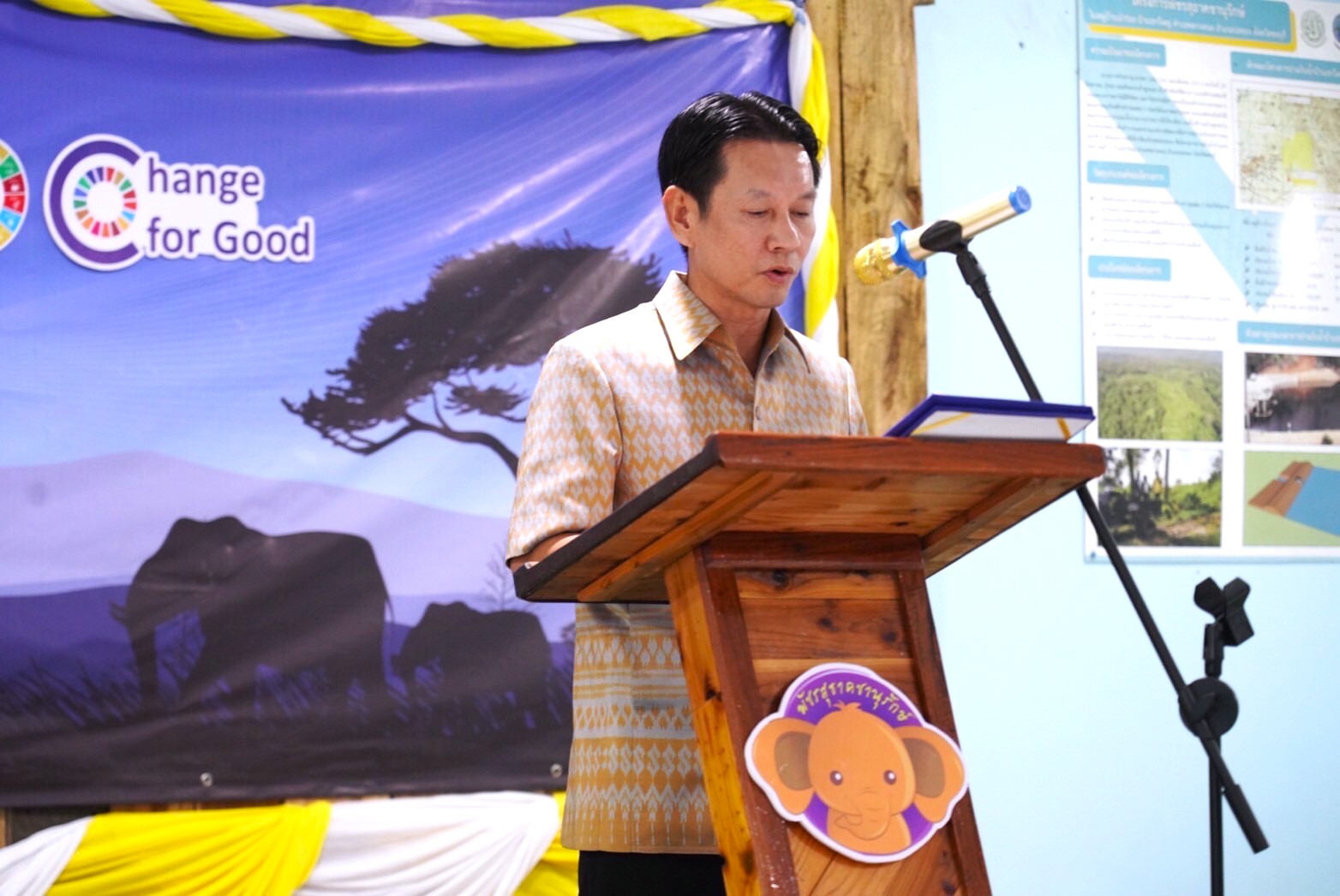 ปลัดมหาดไทย ลงพื้นที่ตรวจติดตามการขับเคลื่อนหมู่บ้านคชานุรักษ์ บ้านเขาใหญ่