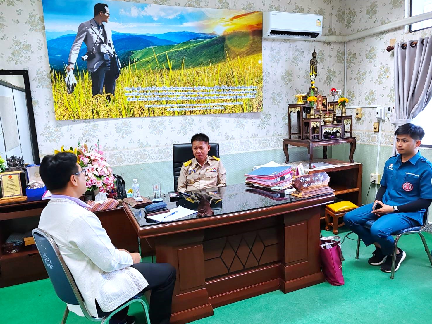 กรมการพัฒนาชุมชน ร่วมกับ มูลนิธิป่อเต็กตึ้ง ลงพื้นที่จัดเก็บข้อมูลครัวเรือนยากจนเป้าหมายสนับสนุนวัสดุอุปกรณ์ประกอบอาชีพ จังหวัดอำนาจเจริญ