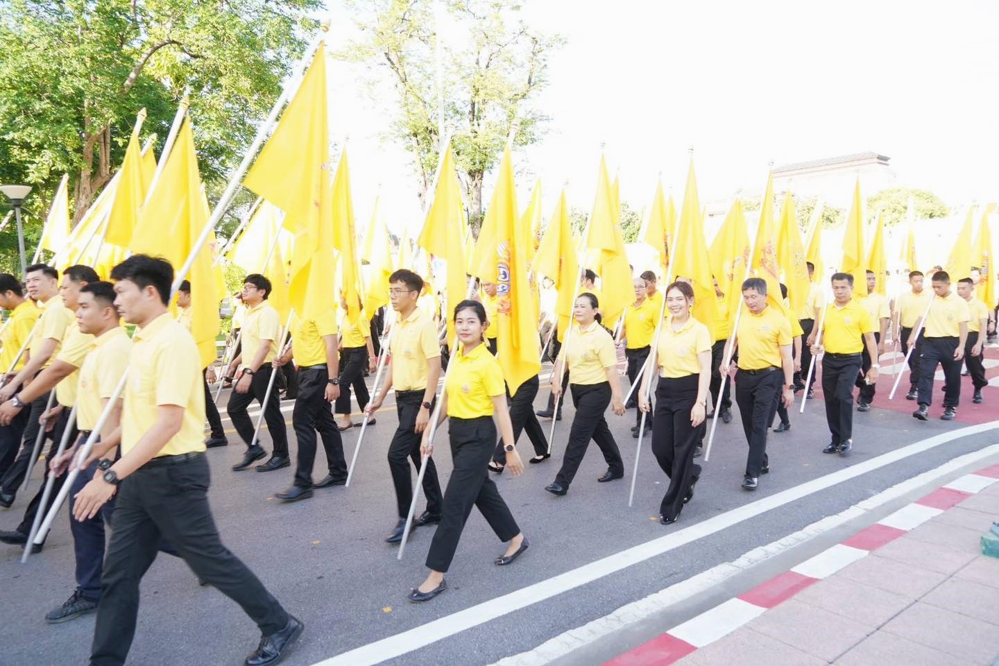 กรมการพัฒนาชุมชน ร่วมพิธีรับมอบธงตราสัญลักษณ์งานเฉลิมพระเกียรติพระบาทสมเด็จพระเจ้าอยู่หัว เนื่องในโอกาสพระราชพิธีมหามงคลเฉลิมพระชนมพรรษา 6 รอบ 28 กรกฎาคม 2567