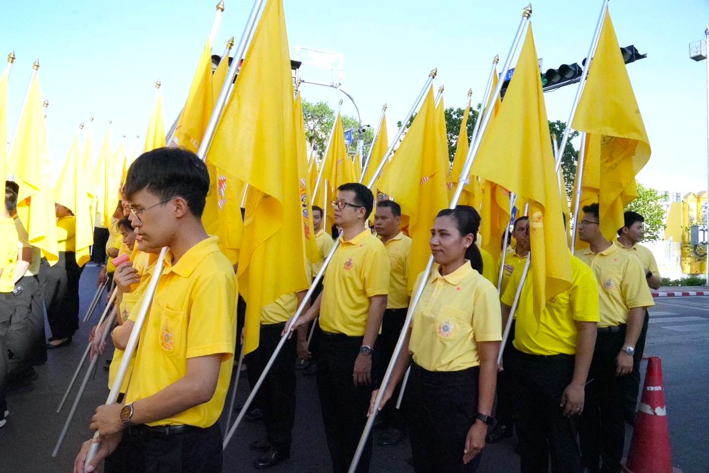 กรมการพัฒนาชุมชน ร่วมพิธีรับมอบธงตราสัญลักษณ์งานเฉลิมพระเกียรติพระบาทสมเด็จพระเจ้าอยู่หัว เนื่องในโอกาสพระราชพิธีมหามงคลเฉลิมพระชนมพรรษา 6 รอบ 28 กรกฎาคม 2567