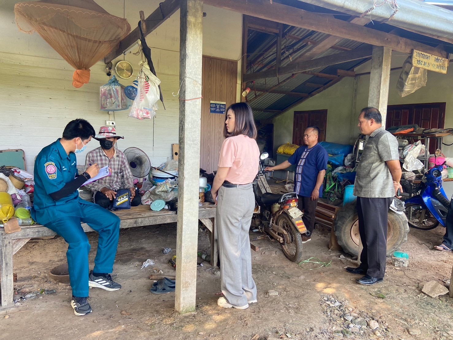 กรมการพัฒนาชุมชน ร่วมกับ มูลนิธิป่อเต็กตึ้ง ลงพื้นที่จัดเก็บข้อมูลครัวเรือนยากจนเป้าหมายสนับสนุนวัสดุอุปกรณ์ประกอบอาชีพ จังหวัดอำนาจเจริญ