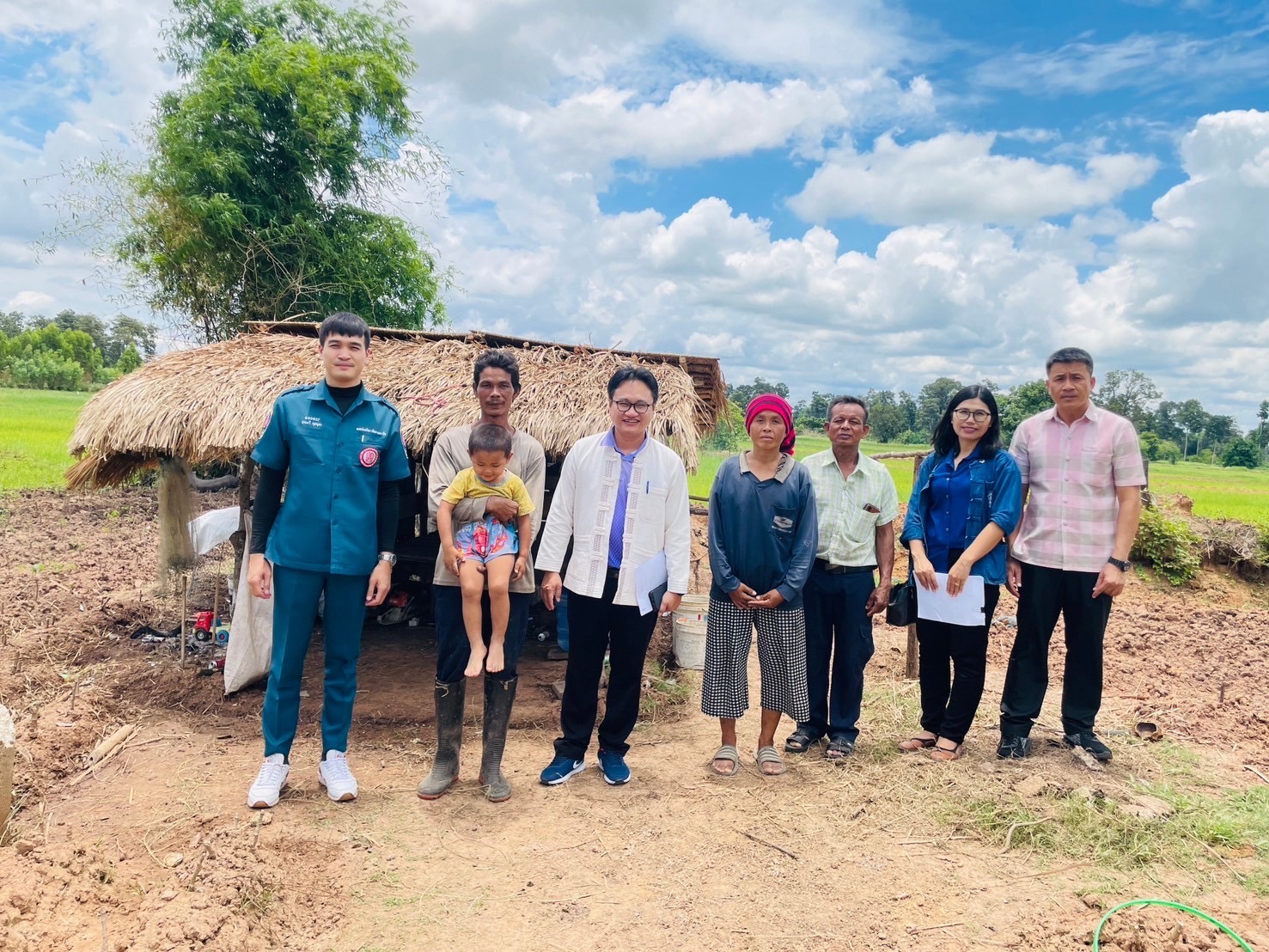 กรมการพัฒนาชุมชน ร่วมกับ มูลนิธิป่อเต็กตึ้ง ลงพื้นที่จัดเก็บข้อมูลครัวเรือนยากจนเป้าหมายสนับสนุนวัสดุอุปกรณ์ประกอบอาชีพ จังหวัดอำนาจเจริญ