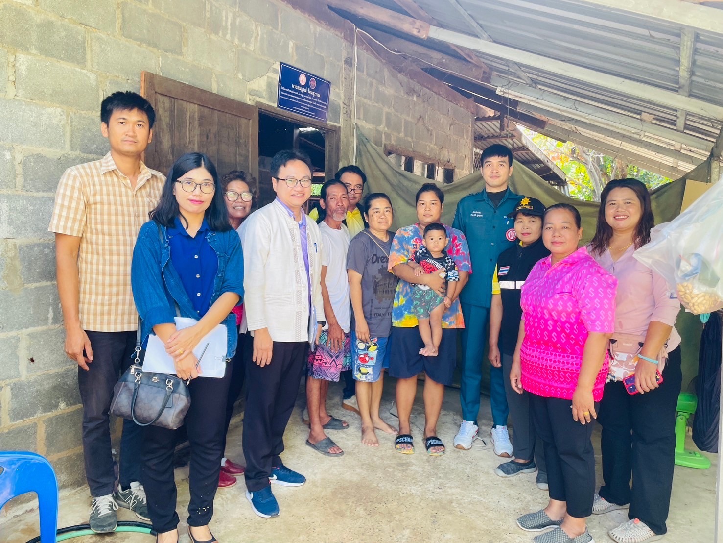 กรมการพัฒนาชุมชน ร่วมกับ มูลนิธิป่อเต็กตึ้ง ลงพื้นที่จัดเก็บข้อมูลครัวเรือนยากจนเป้าหมายสนับสนุนวัสดุอุปกรณ์ประกอบอาชีพ จังหวัดอำนาจเจริญ