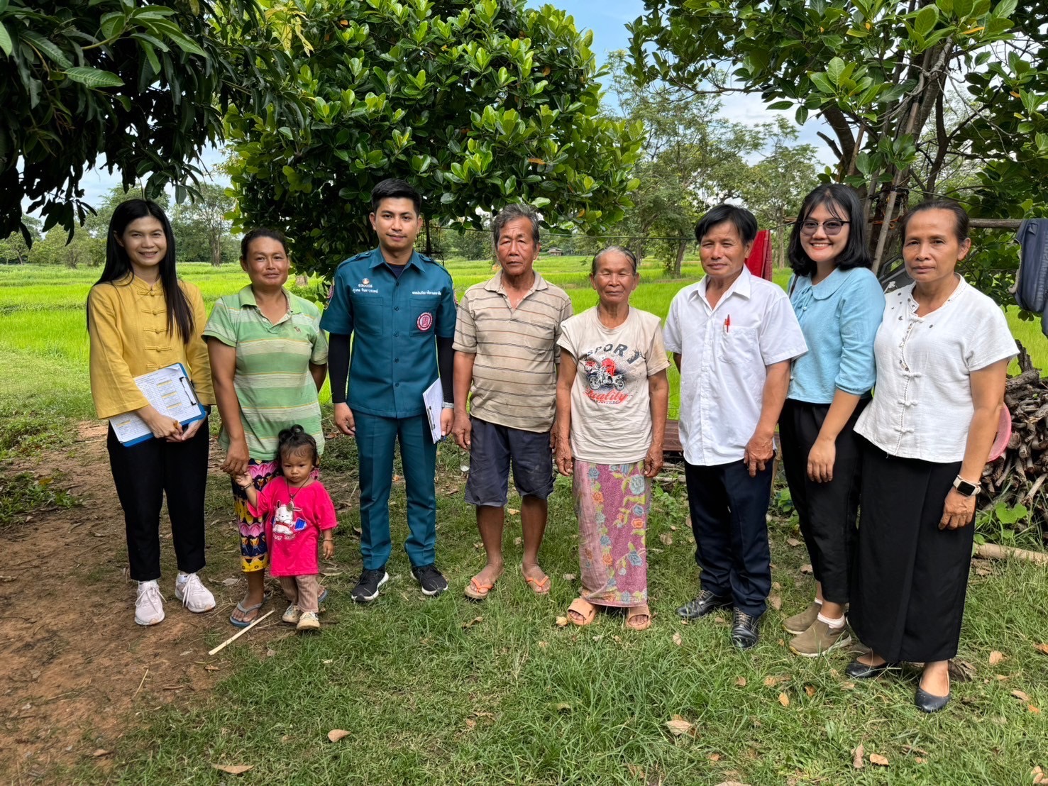 กรมการพัฒนาชุมชน ร่วมกับ มูลนิธิป่อเต็กตึ้ง ลงพื้นที่จัดเก็บข้อมูลครัวเรือนยากจนเป้าหมายสนับสนุนวัสดุอุปกรณ์ประกอบอาชีพ จังหวัดยโสธร