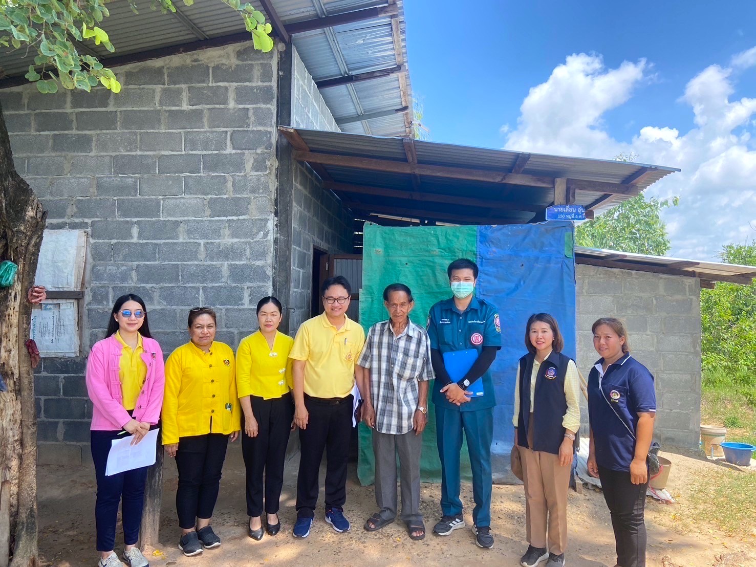 กรมการพัฒนาชุมชน ร่วมกับ มูลนิธิป่อเต็กตึ้ง ลงพื้นที่จัดเก็บข้อมูลครัวเรือนยากจนเป้าหมายสนับสนุนวัสดุอุปกรณ์ประกอบอาชีพ จังหวัดอำนาจเจริญ