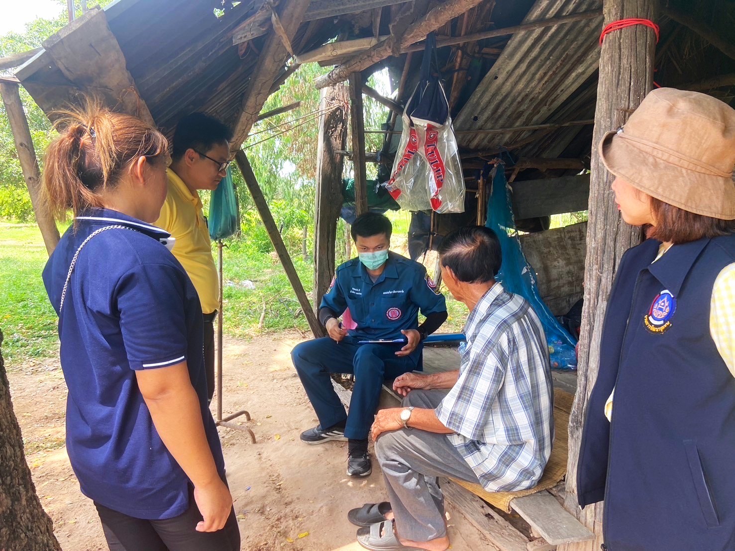 กรมการพัฒนาชุมชน ร่วมกับ มูลนิธิป่อเต็กตึ้ง ลงพื้นที่จัดเก็บข้อมูลครัวเรือนยากจนเป้าหมายสนับสนุนวัสดุอุปกรณ์ประกอบอาชีพ จังหวัดอำนาจเจริญ