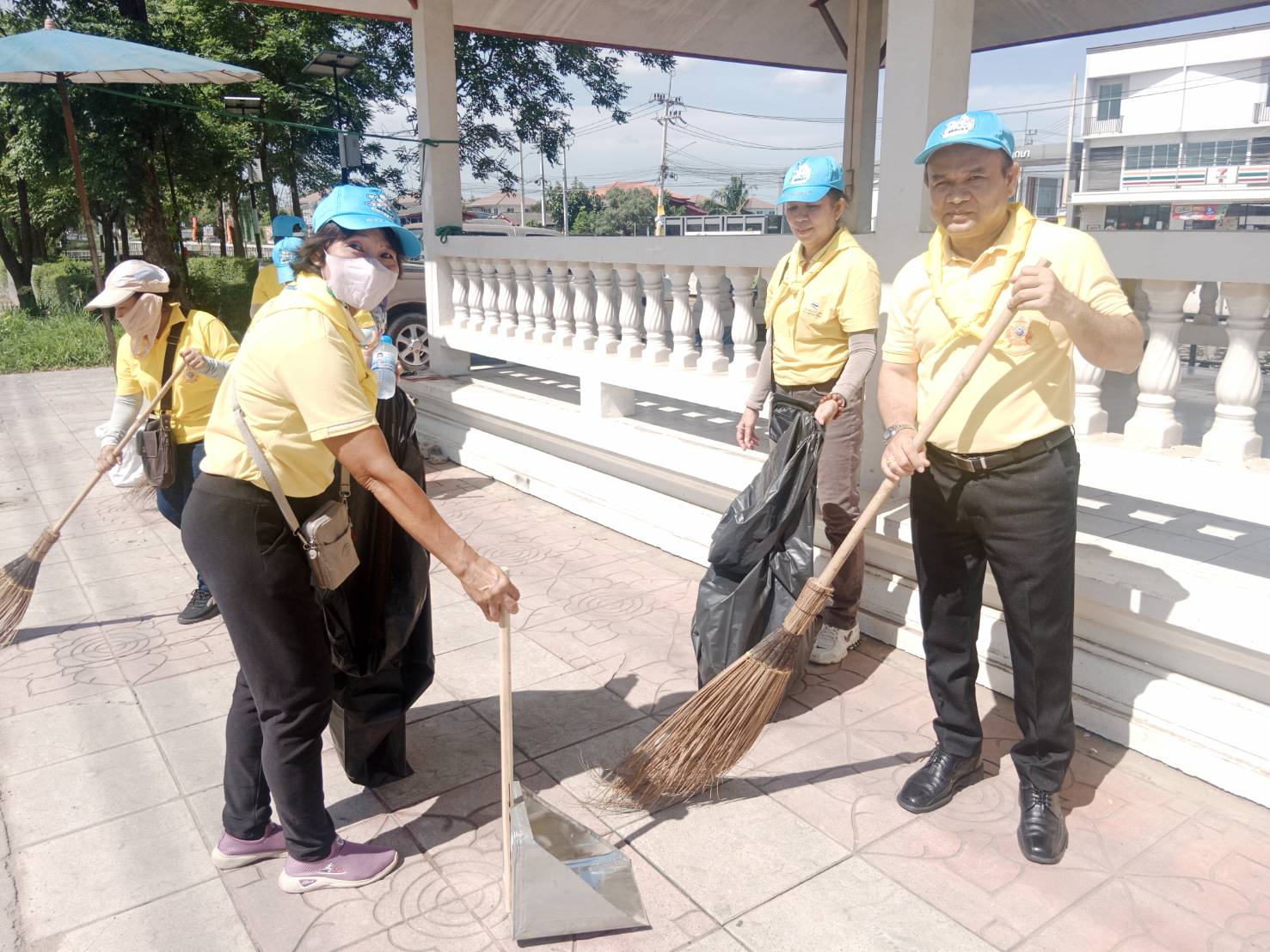 พช.ร่วมกิจกรรม “รวมพลังสร้างสัปปายะสู่วัดด้วยวิถี 5 ส” (Big Cleaning Day)
