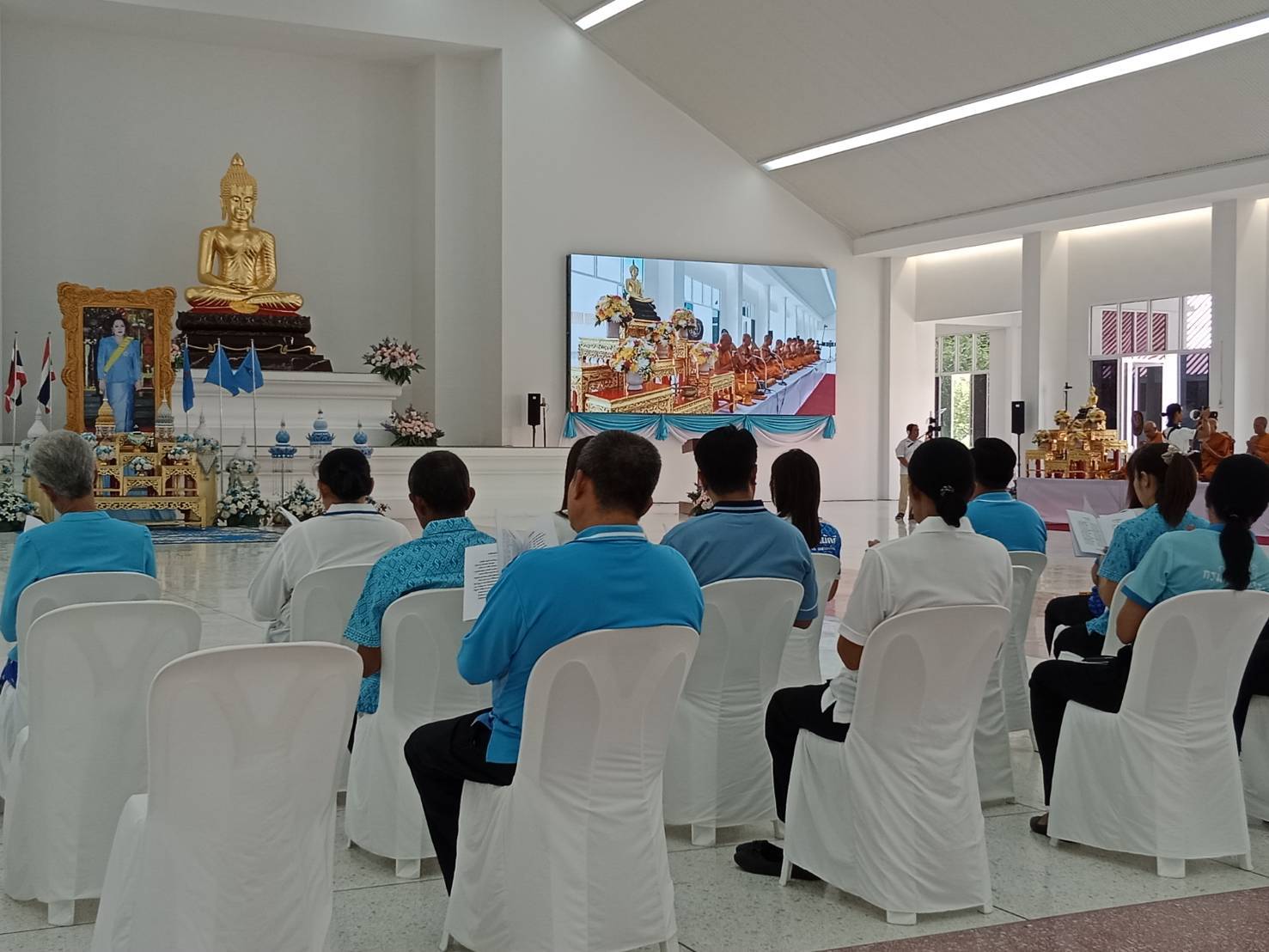 พช. ร่วมพิธีเจริญพระพุทธมนต์ เจริญจิตตภาวนา ถวายเป็นพระราชกุศล แด่สมเด็จพระนางเจ้าสิริกิติ์ พระบรมราชินีนาถ พระบรมราชชนนีพันปีหลวง