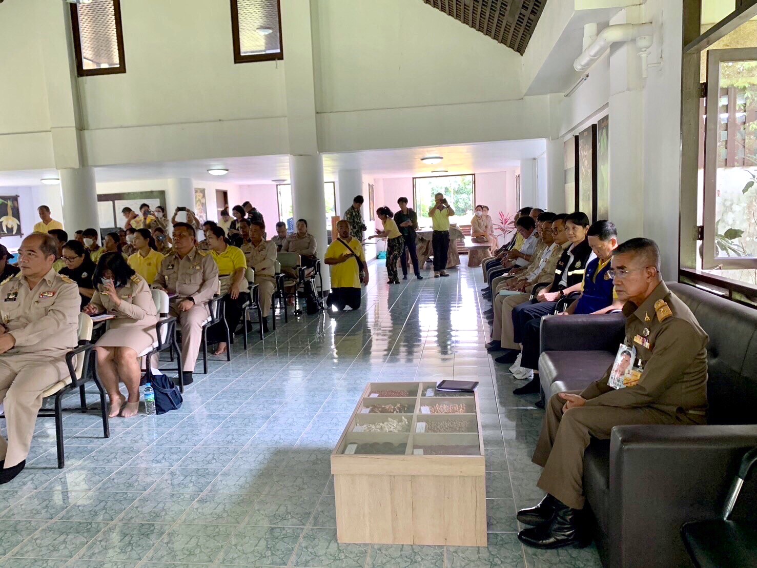 พช. ร่วมให้การต้อนรับองคมนตรี ในการลงพื้นที่ตรวจเยี่ยมและประชุมหมู่บ้านคชานุรักษ์และหมู่บ้านเครือข่าย เพื่อติดตามการดำเนินงานโครงการพัชรสุธาคชานุรักษ์ ในพระบรมราชูปถัมภ์ ณ จังหวัดสระแก้ว