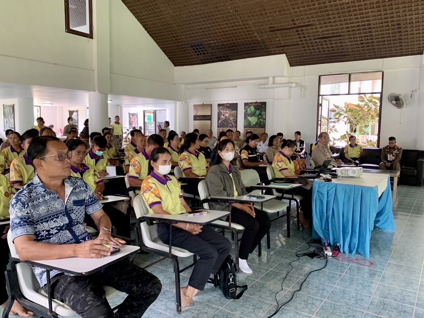 พช. ร่วมให้การต้อนรับองคมนตรี ในการลงพื้นที่ตรวจเยี่ยมและประชุมหมู่บ้านคชานุรักษ์และหมู่บ้านเครือข่าย เพื่อติดตามการดำเนินงานโครงการพัชรสุธาคชานุรักษ์ ในพระบรมราชูปถัมภ์ ณ จังหวัดสระแก้ว