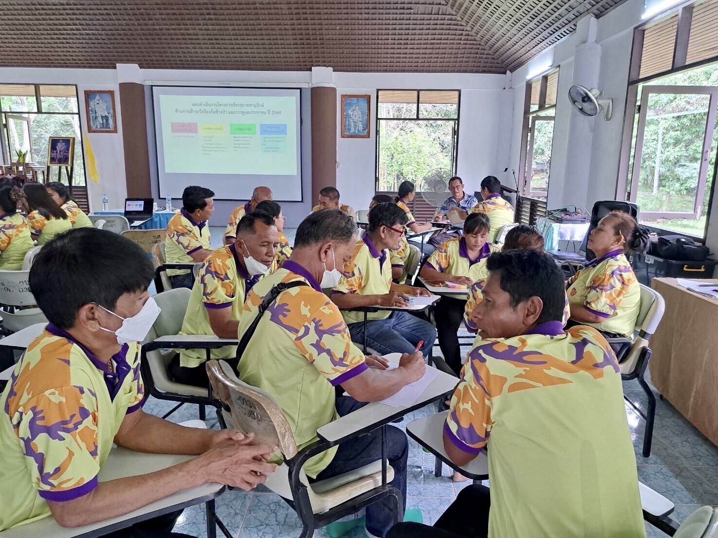 พช. ร่วมให้การต้อนรับองคมนตรี ในการลงพื้นที่ตรวจเยี่ยมและประชุมหมู่บ้านคชานุรักษ์และหมู่บ้านเครือข่าย เพื่อติดตามการดำเนินงานโครงการพัชรสุธาคชานุรักษ์ ในพระบรมราชูปถัมภ์ ณ จังหวัดสระแก้ว