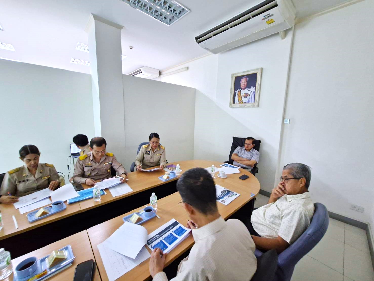 ประชุมหารือ บทบาทกรมการพัฒนาชุมชนในการสนับสนุนการดำเนินงานมูลนิธิสานใจไทย สู่ใจใต้