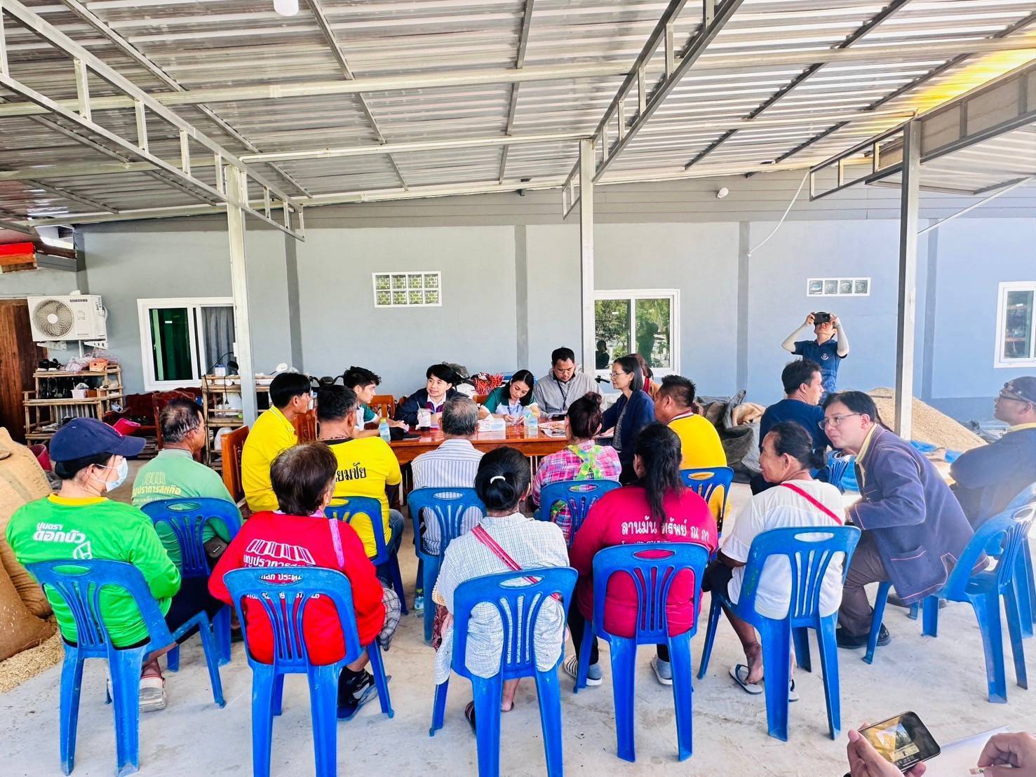🥦สำนักเสริมสร้างความเข้มแข็งชุมชน ร่วมกับสำนักงานการตรวจเงินแผ่นดิน ลงพื้นที่ติดตามการตรวจสอบผลสัมฤทธิ์และประสิทธิภาพการดำเนินงานโครงการพัฒนาหมู่บ้านเศรษฐกิจพอเพียงพื้นที่จังหวัดลพบุรี