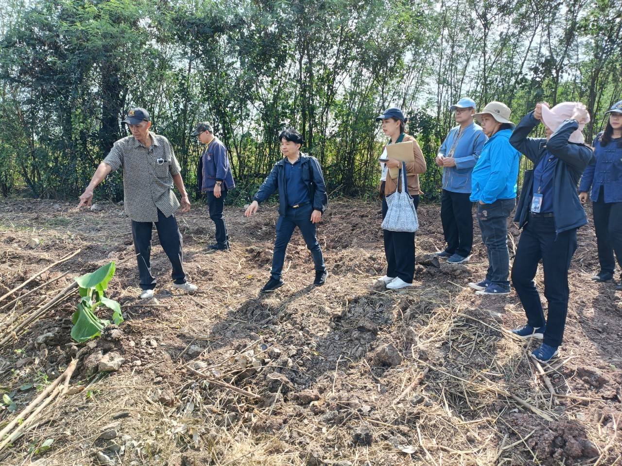 🌳พช. ลงพื้นที่เพื่อตรวจสอบผลสัมฤทธิ์และประสิทธิภาพการดำเนินงานโครงการพัฒนาหมู่บ้านเศรษฐกิจพอเพียง ณ ศูนย์เรียนรู้ทฤษฎีใหม่รูปแบบ “โคก หนอง นา”จังหวัดลพบุรี