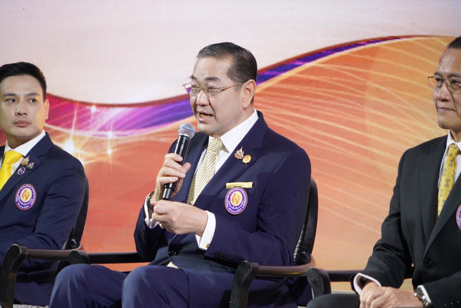 พช. ร่วมงานแถลงข่าวการจัดงาน  “เพื่อนพึ่ง (ภาฯ) เฉลิมพระเกียรติ พระบาทสมเด็จพระเจ้าอยู่หัว ทรงเจริญพระชนมพรรษา 72 พรรษา”