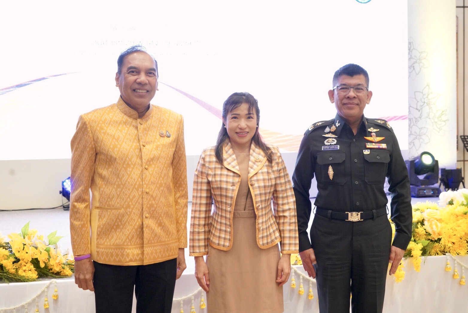 พช. ร่วมงานแถลงข่าวการจัดงาน  “เพื่อนพึ่ง (ภาฯ) เฉลิมพระเกียรติ พระบาทสมเด็จพระเจ้าอยู่หัว ทรงเจริญพระชนมพรรษา 72 พรรษา”