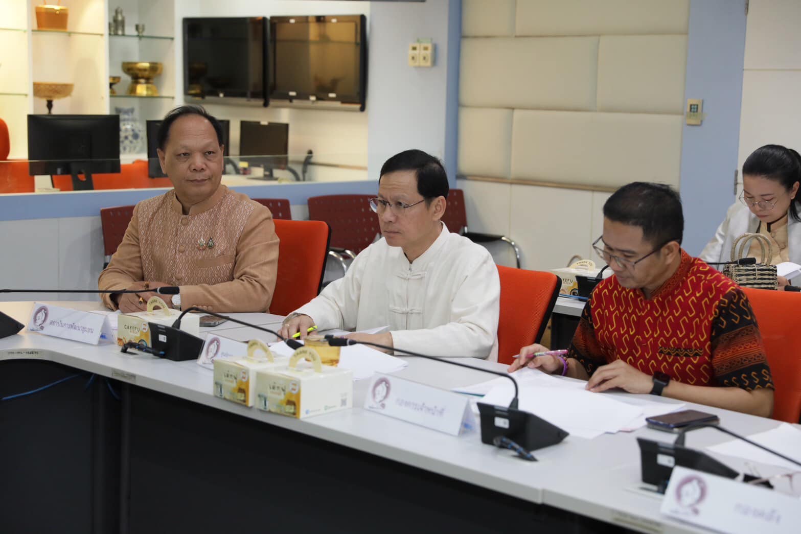 พช. ประชุม คณะกรรมการดำเนินงานทอดผ้าป่าสมทบกองทุนพัฒนาเด็กชนบทในพระราชูปถัมภ์