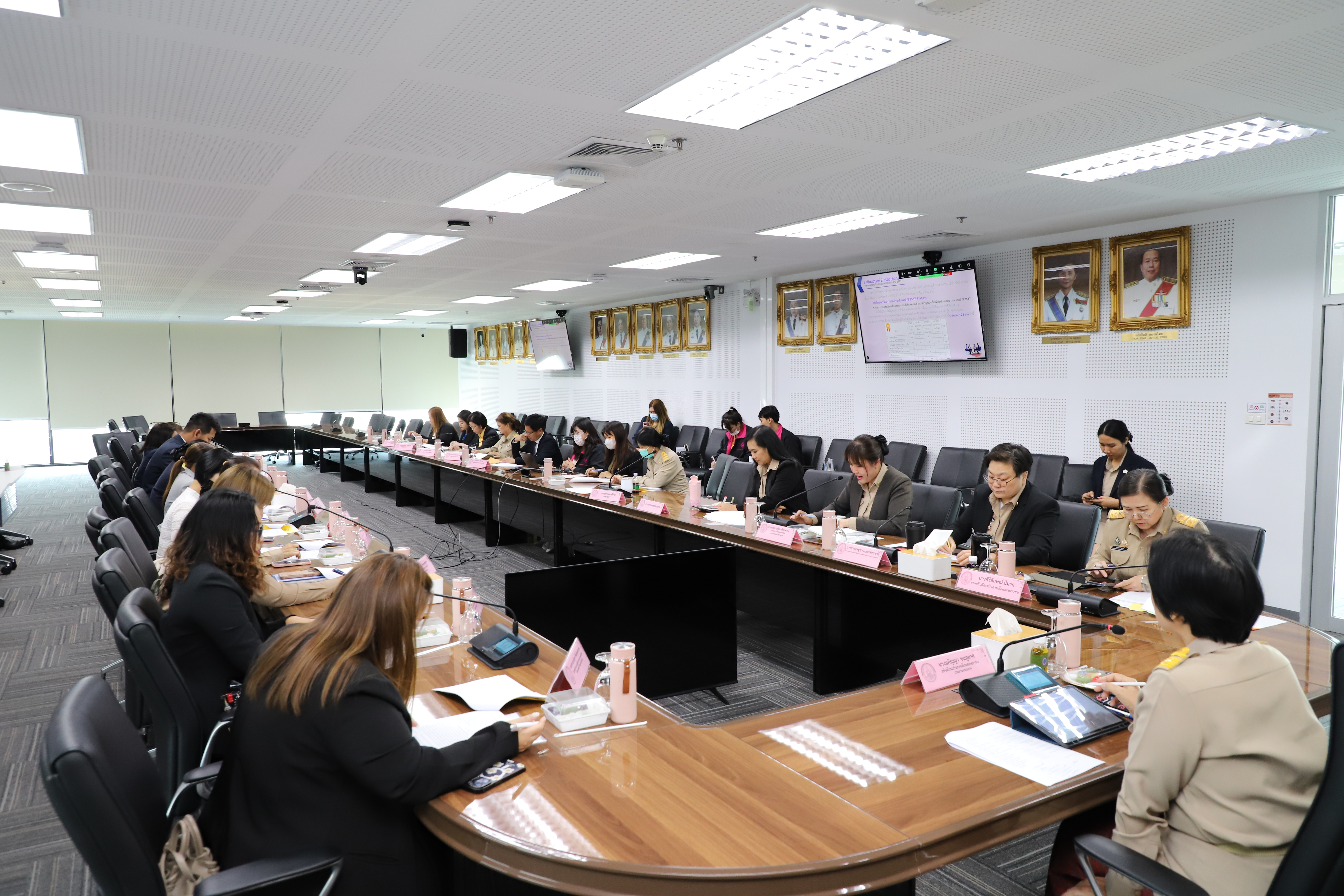 ประชุมคณะกรรมการสรรหาและเชิดชูเด็กและเยาวชนดีเด่นแห่งชาติและผู้ทำคุณประโยชน์ต่อเด็กและเยาวชน ประจำปี 2568