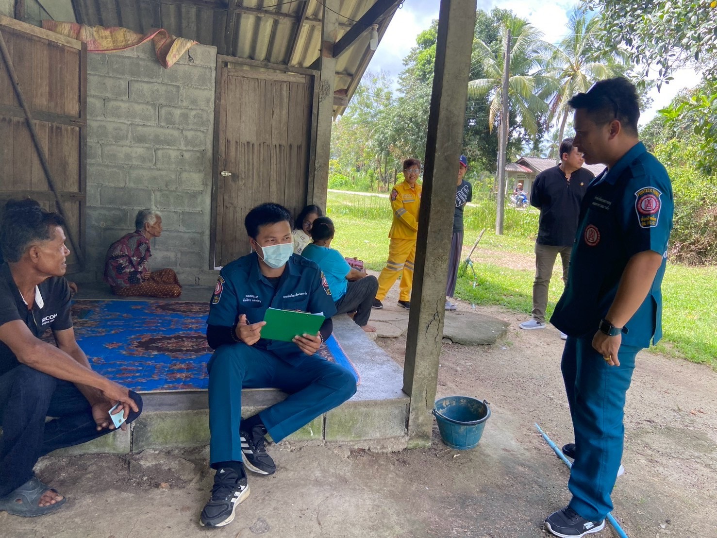 กรมการพัฒนาชุมชน ร่วมกับ มูลนิธิป่อเต็กตึ้ง ลงพื้นที่จัดเก็บข้อมูลครัวเรือนยากจนเป้าหมายสนับสนุนวัสดุอุปกรณ์ประกอบอาชีพ จังหวัดนครศรีธรรมราช