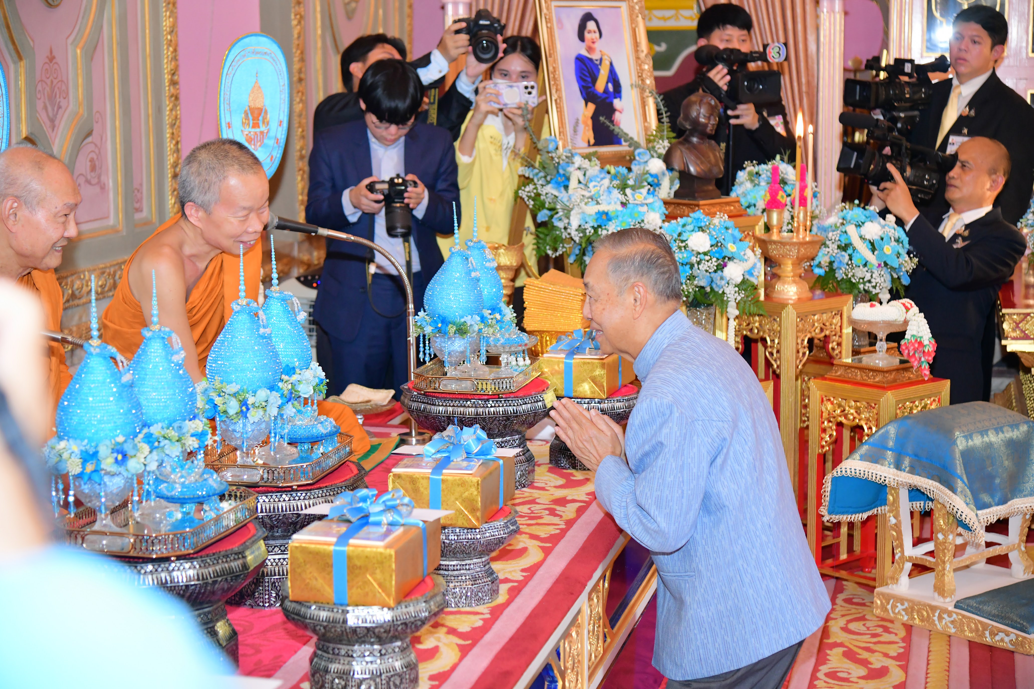 กรมการพัฒนาชุมชน เข้าร่วมพิธีบำเพ็ญกุศลอุทิศถวาย สมเด็จพระเจ้าพี่นางเธอ เจ้าฟ้ากัลยาณิวัฒนา กรมหลวงนราธิวาสราชนครินทร์ บุคคลสำคัญของโลก