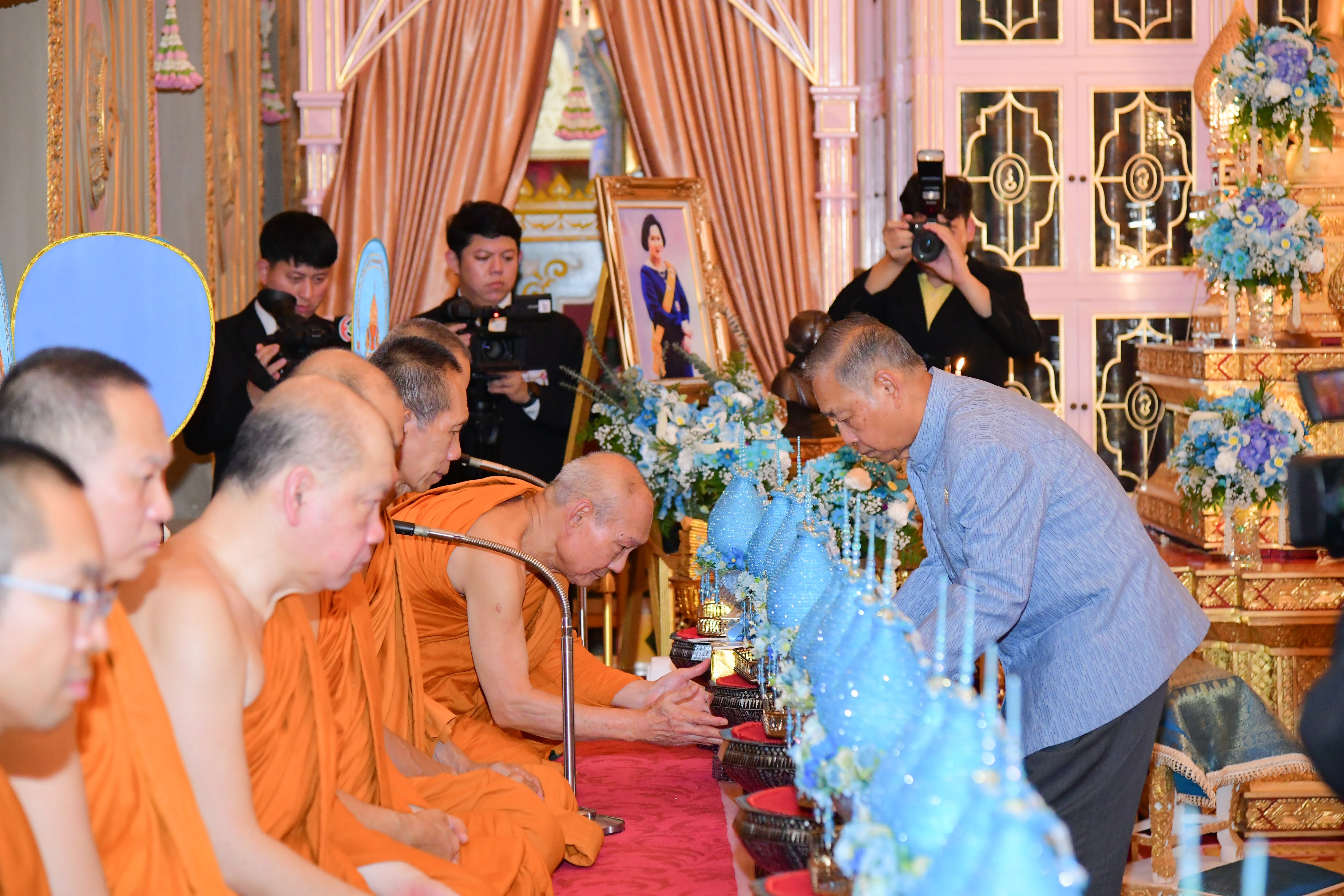 กรมการพัฒนาชุมชน เข้าร่วมพิธีบำเพ็ญกุศลอุทิศถวาย สมเด็จพระเจ้าพี่นางเธอ เจ้าฟ้ากัลยาณิวัฒนา กรมหลวงนราธิวาสราชนครินทร์ บุคคลสำคัญของโลก