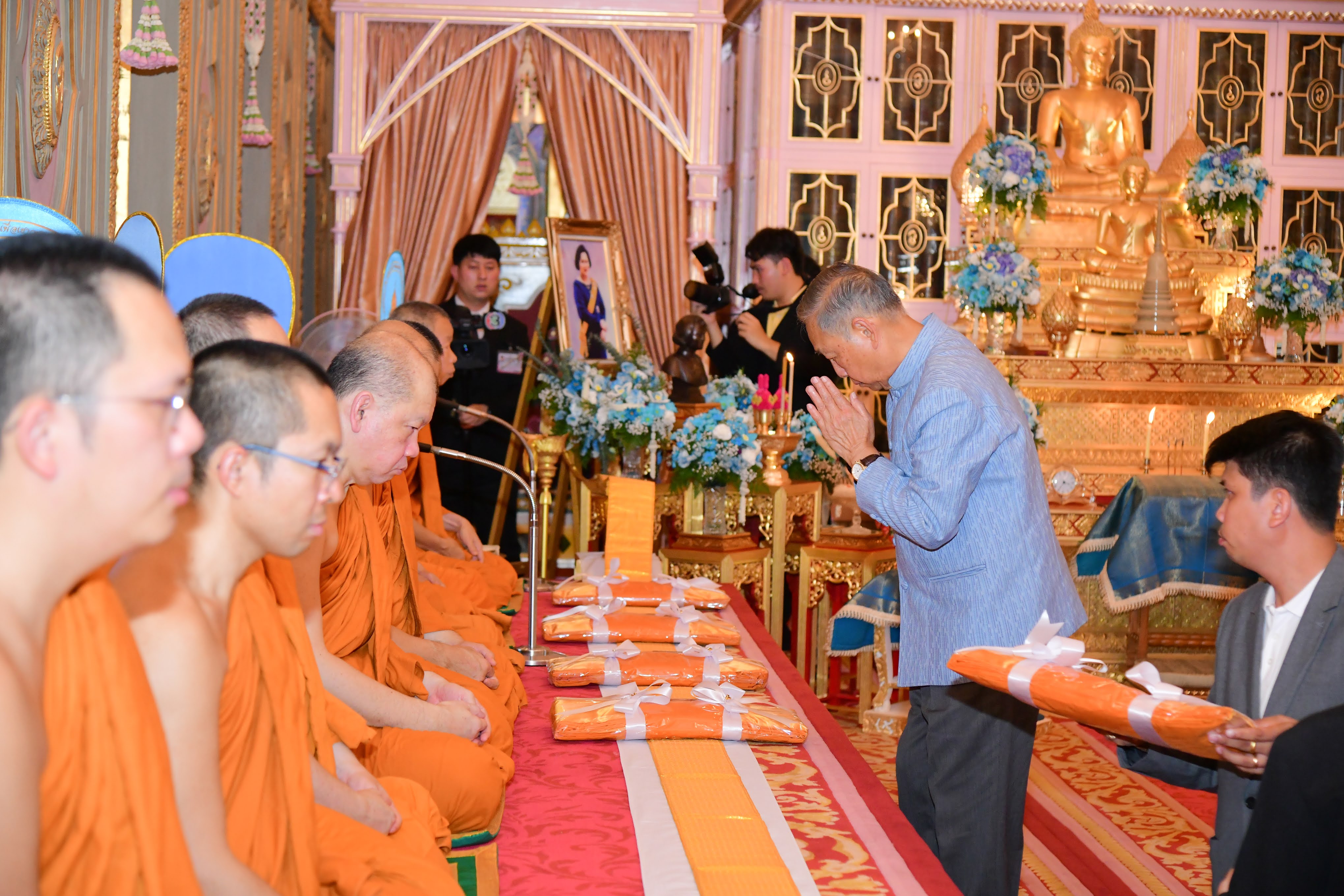 กรมการพัฒนาชุมชน เข้าร่วมพิธีบำเพ็ญกุศลอุทิศถวาย สมเด็จพระเจ้าพี่นางเธอ เจ้าฟ้ากัลยาณิวัฒนา กรมหลวงนราธิวาสราชนครินทร์ บุคคลสำคัญของโลก