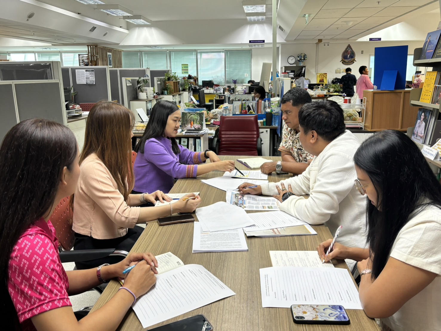สสช. ให้การสนับสนุนข้อมูลเรื่องการจัดเก็บประเด็นการขับเคลื่อนงานศูนย์เรียนรู้โคก หนอง นา กับกลุ่มงานจัดการความรู้ สถาบันการพัฒนาชุมชน