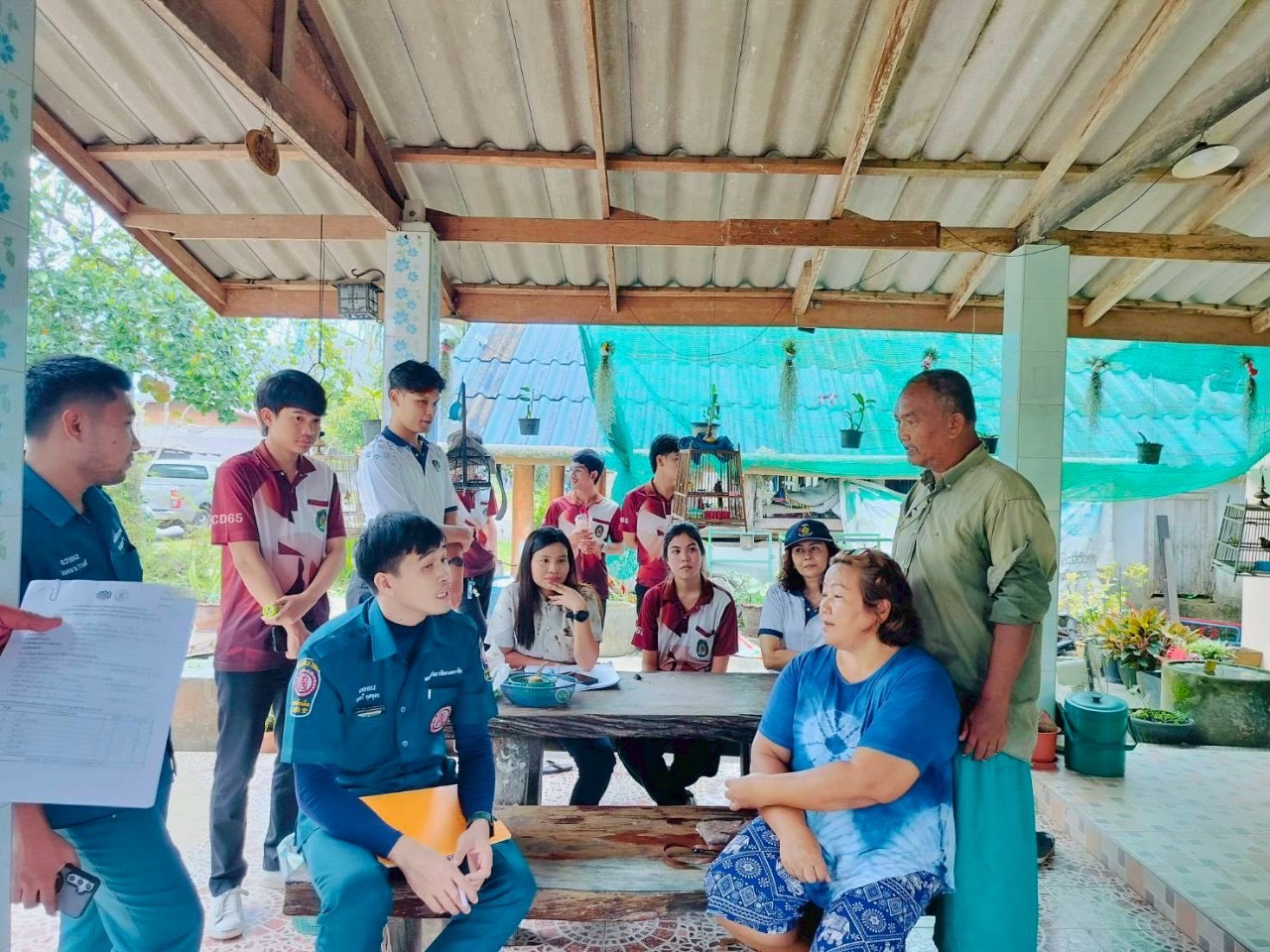🤝กรมการพัฒนาชุมชน ร่วมกับ มูลนิธิป่อเต็กตึ้ง ลงพื้นที่จัดเก็บข้อมูลครัวเรือนยากจนเป้าหมายสนับสนุนวัสดุอุปกรณ์ประกอบอาชีพ จังหวัดชุมพร 🤝