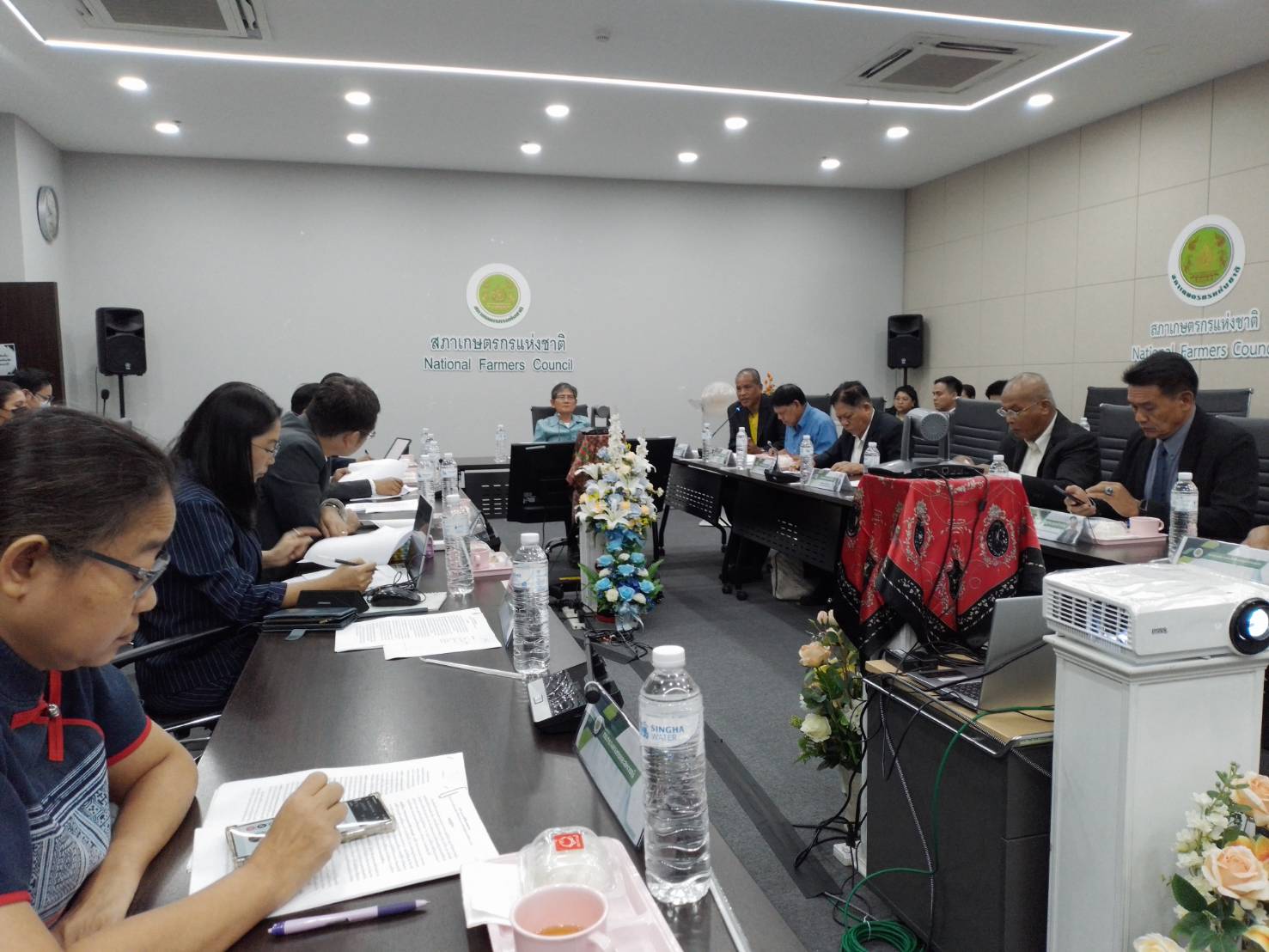 ประชุมเวทีรับฟังความคิดเห็นต่อข้อเสนอเชิงนโยบายของสภาเกษตรกรแห่งชาติ ณ ห้องประชุมสำนักงานสภาเกษตรกรแห่งชาติ