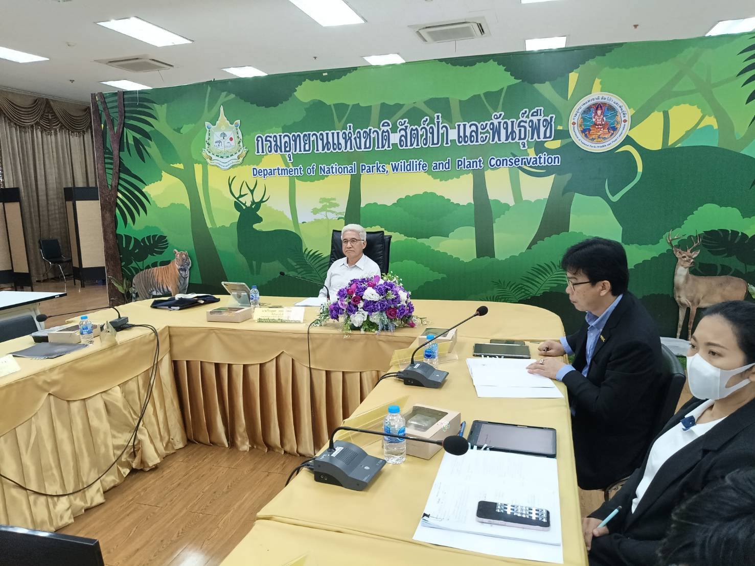 กรมการพัฒนาชุมชน ร่วมประชุมการพัฒนาคุณภาพชีวิตและสาธารณูปโภค ภายในพื้นที่โครงการอนุรักษ์ และดูแลรักษาทรัพยากรธรรมชาติ ณ กรมอุทยานแห่งชาติ สัตว์ป่า และพันธุ์พืช