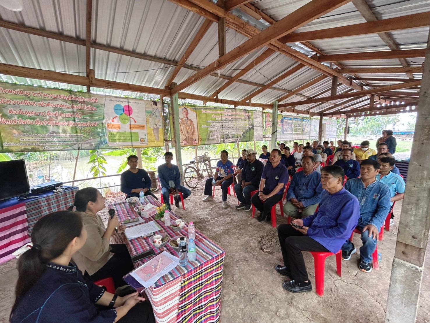📢⭐ สำนักเสริมสร้างความเข้มแข็งชุมชน ลงพื้นที่สนับสนุนการพัฒนาศูนย์เรียนรู้การพัฒนาคุณภาพชีวิตตามหลักทฤษฎีใหม่ ประยุกต์สู่ “โคก หนอง นา”