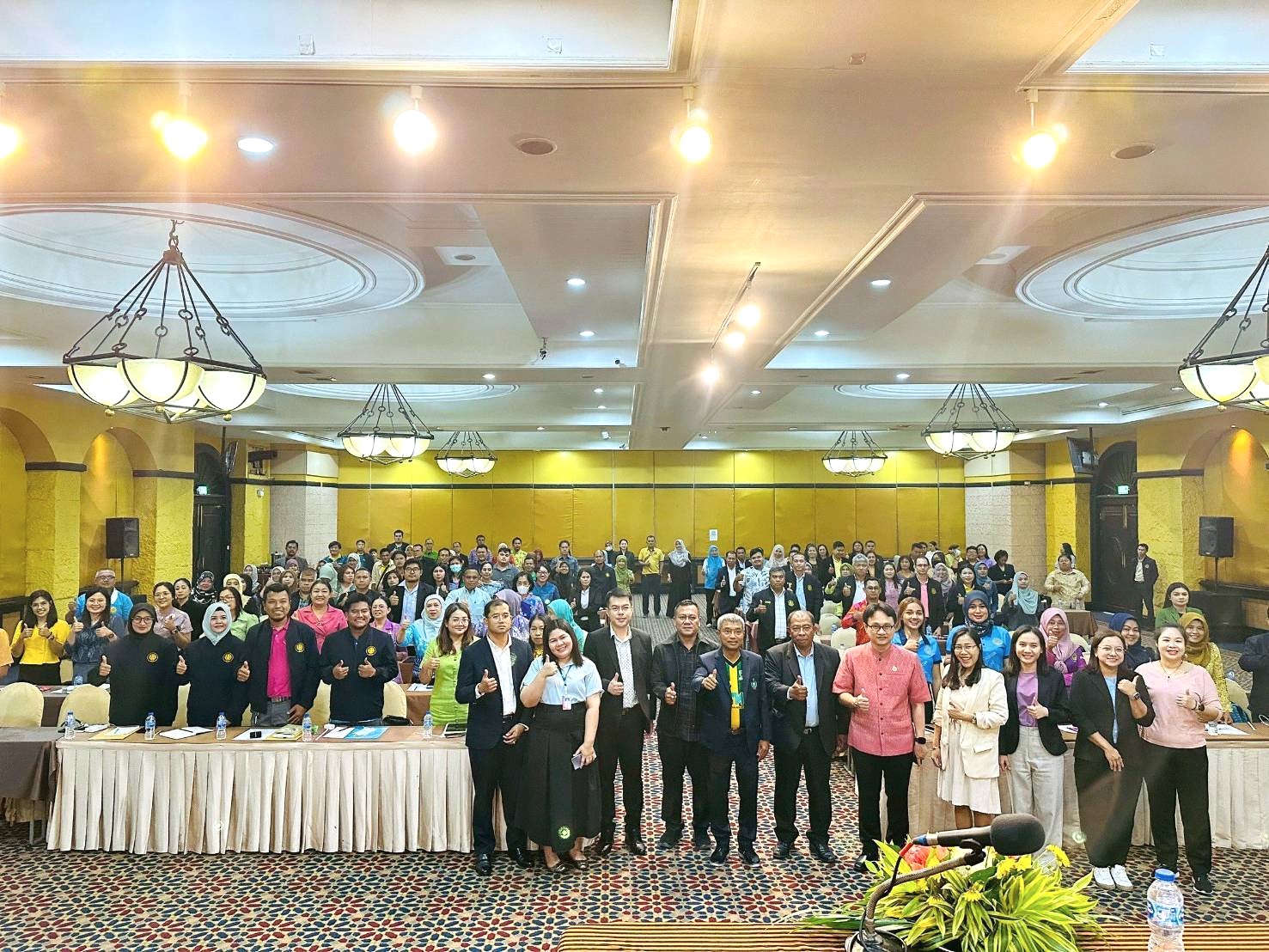 กรมการพัฒนาชุมชน ร่วมสนับสนุน ศอ.บต.ในการแลกเปลี่ยนเรียนรู้ หัวข้อ การบริหารจัดการครัวเรือนยากจนแบบบูรณาการ