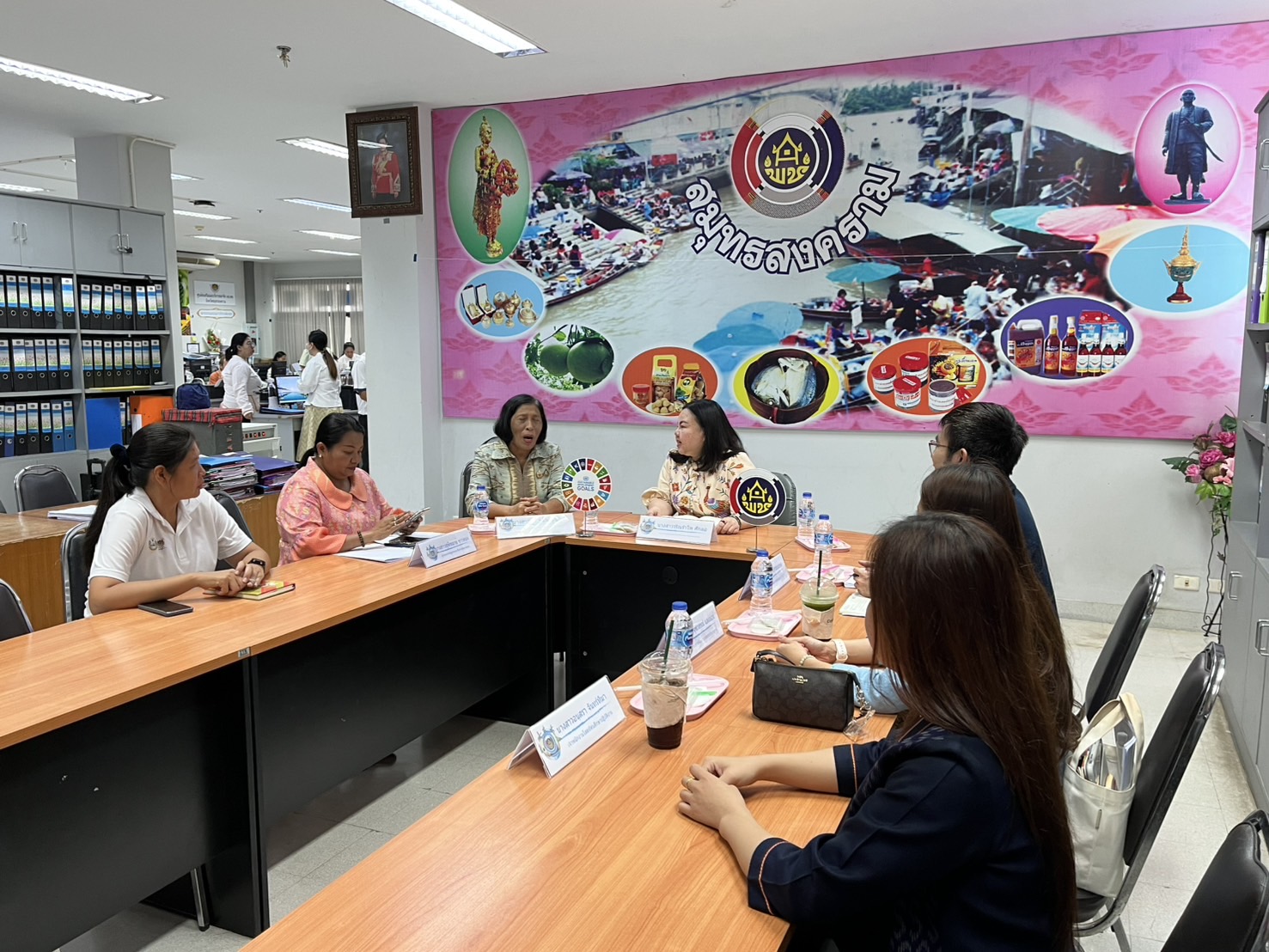 สำนักเสริมสร้างความเข้มแข็งชุมชน ลงพื้นที่ติดตามการพัฒนาศักยภาพกลุ่ม องค์กร และเครือข่ายการขับเคลื่อนตำบลเข้มแข็ง จังหวัดสมุทรสงคราม