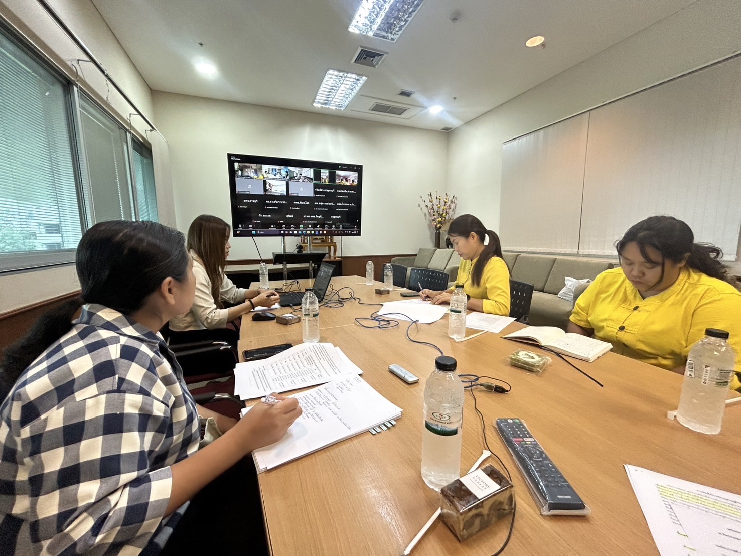 ประชุมเตรียมความพร้อมเพื่อขับเคลื่อนโรงเรียนเศรษฐกิจพอเพียง ประจำปี 2568