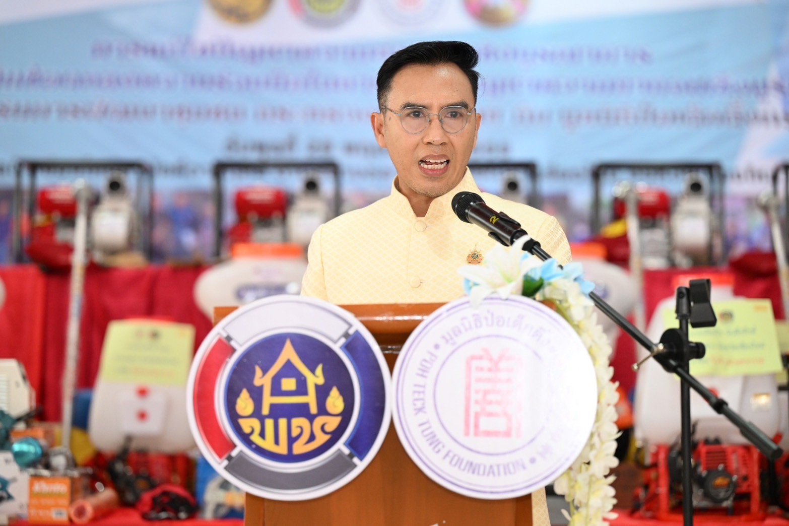 กรมการพัฒนาชุมชน ร่วมกับ มูลนิธิป่อเต็กตึ๊ง มอบวัสดุอุปกรณ์สนับสนุนอาชีพแก่ครัวเรือนยากจนที่ประสบสาธารณภัย (อุทกภัย) จังหวัดเชียงใหม่