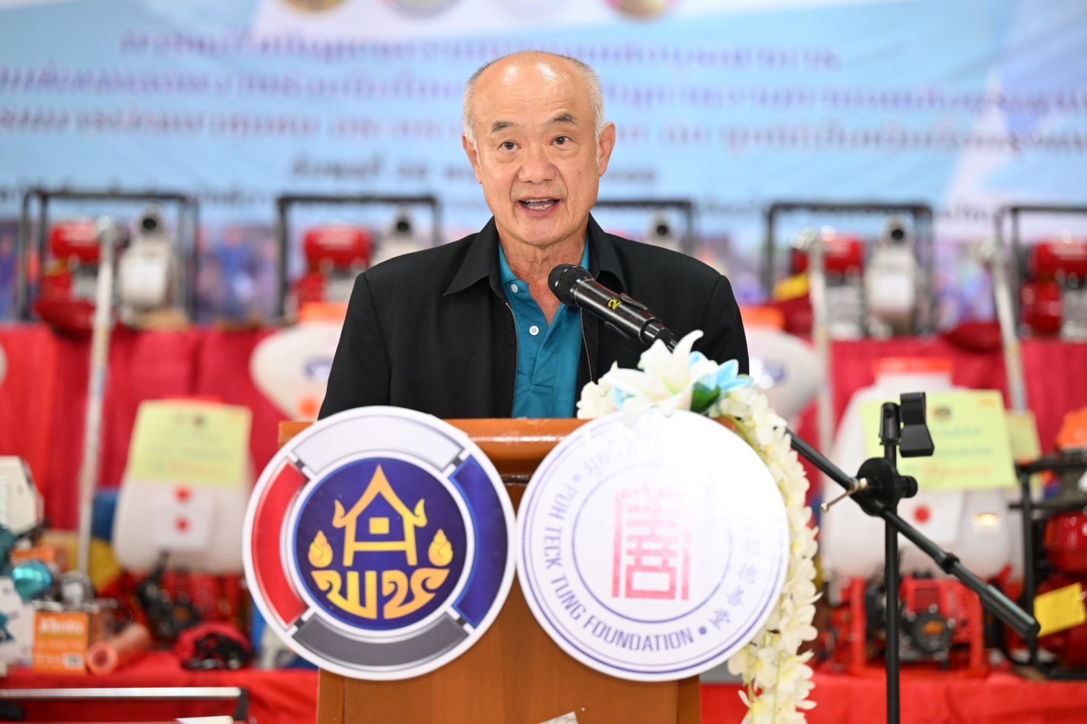 กรมการพัฒนาชุมชน ร่วมกับ มูลนิธิป่อเต็กตึ๊ง มอบวัสดุอุปกรณ์สนับสนุนอาชีพแก่ครัวเรือนยากจนที่ประสบสาธารณภัย (อุทกภัย) จังหวัดเชียงใหม่