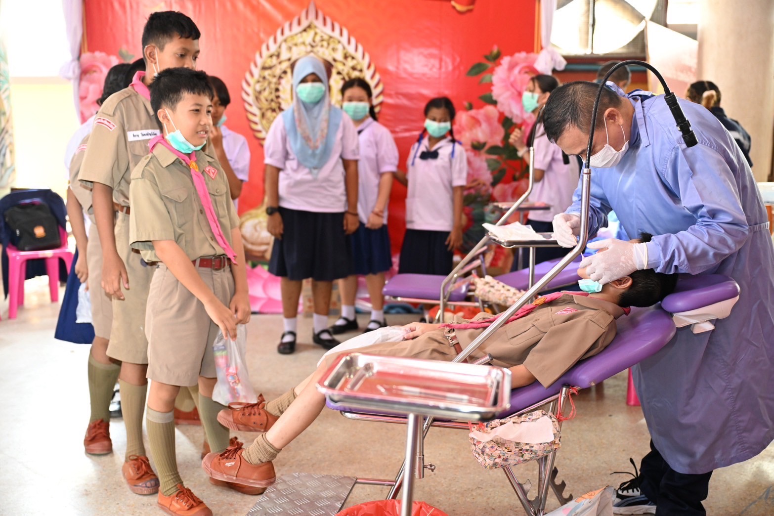 กรมการพัฒนาชุมชน ร่วมกับ มูลนิธิป่อเต็กตึ๊ง มอบวัสดุอุปกรณ์สนับสนุนอาชีพแก่ครัวเรือนยากจนที่ประสบสาธารณภัย (อุทกภัย) จังหวัดเชียงใหม่