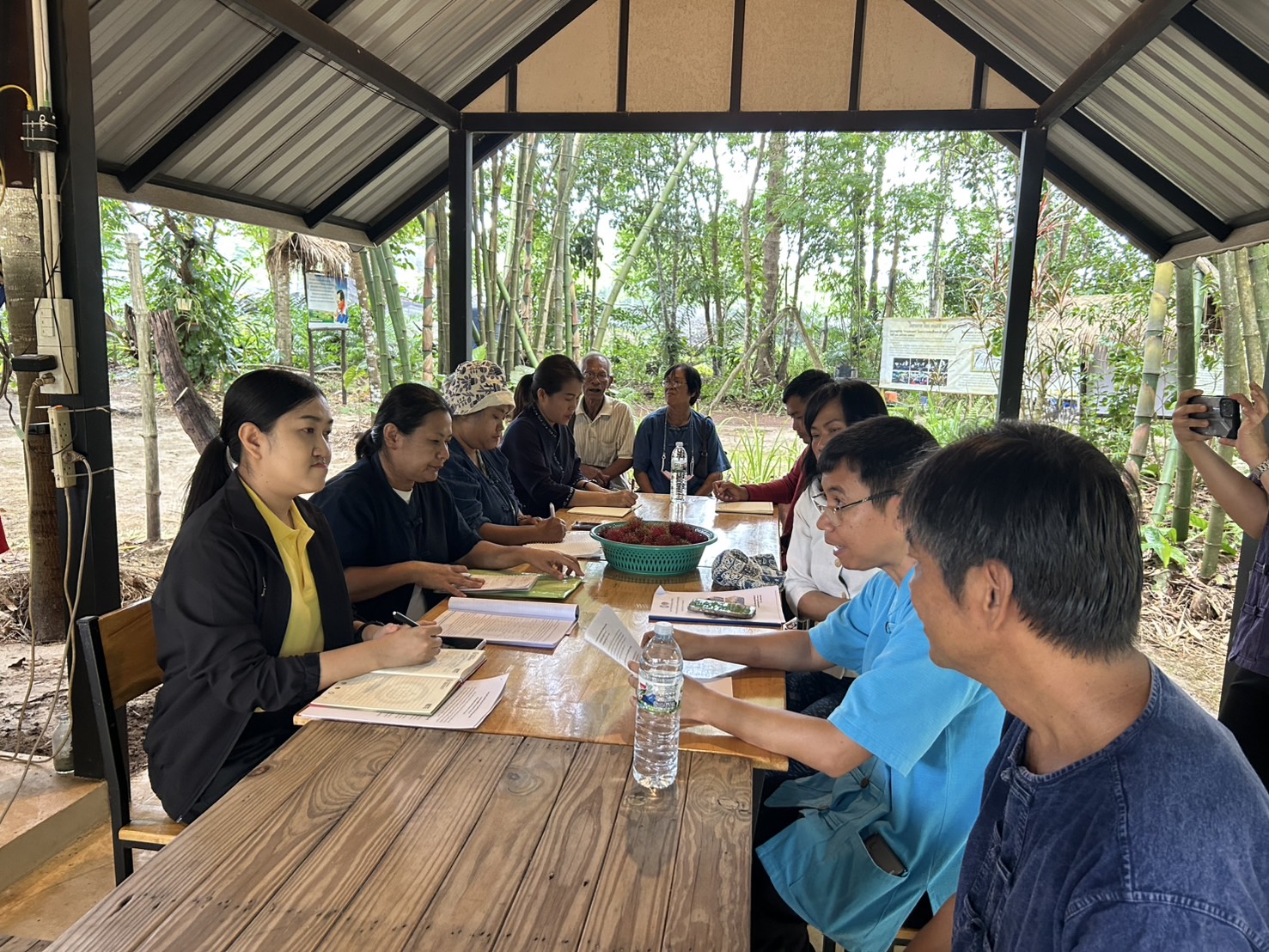 สสช. ลงพื้นที่ติดตามการดำเนินงานศูนย์เรียนรู้การพัฒนาคุณภาพชีวิตตามหลักทฤษฎีใหม่ ประยุกต์สู่ “โคก หนอง นา”