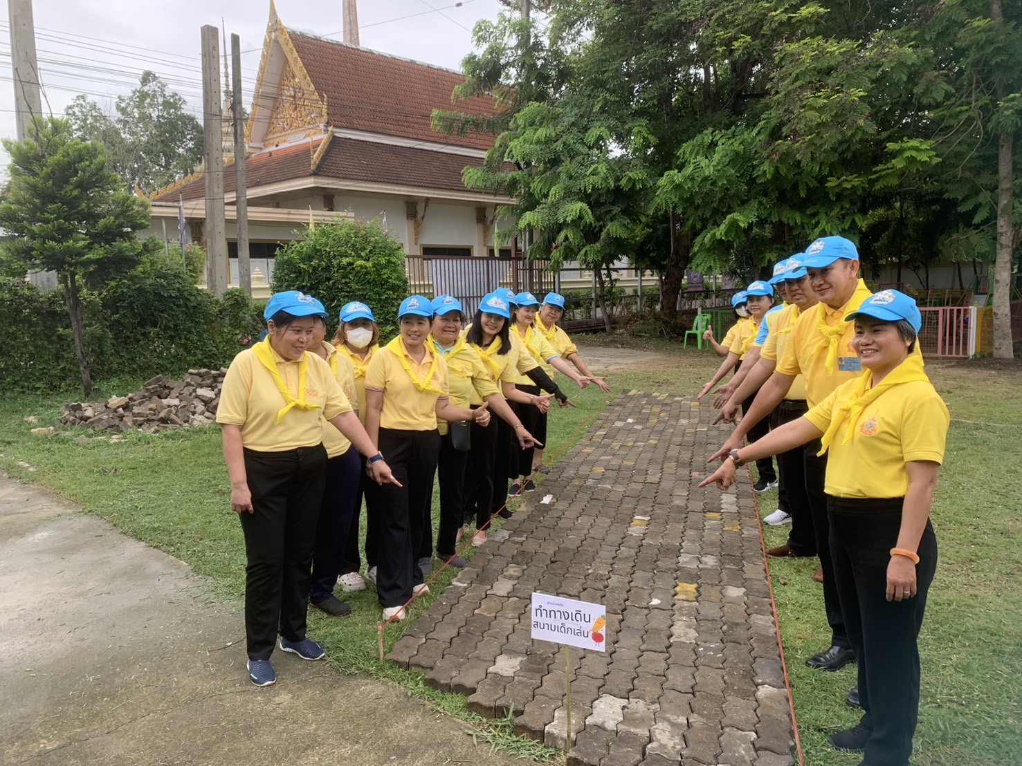 พช. ทำความดี ด้วยหัวใจ เทิดทูนสถาบันหลักของชาติ เนื่องในวันเฉลิมพระชนมพรรษา สมเด็จพระนางเจ้าฯ พระบรมราชินี